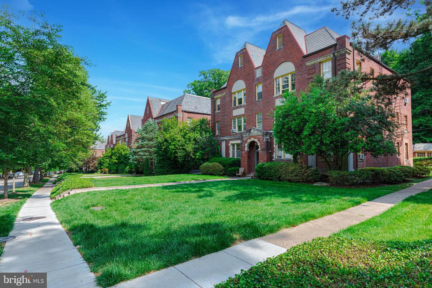 3026 PORTER ST NW #201, WASHINGTON, District Of Columbia 20008, 1 Bedroom Bedrooms, ,1 BathroomBathrooms,Residential,For sale,3026 PORTER ST NW #201,DCDC2189926 MLS # DCDC2189926