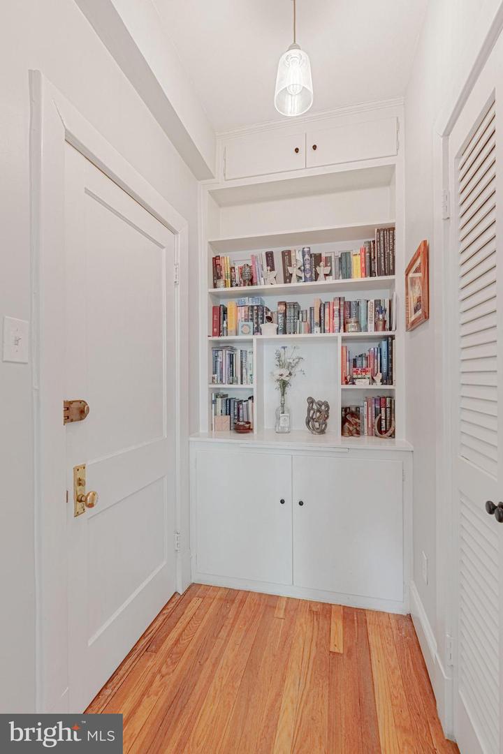 3026 PORTER ST NW #201, WASHINGTON, District Of Columbia 20008, 1 Bedroom Bedrooms, ,1 BathroomBathrooms,Residential,For sale,3026 PORTER ST NW #201,DCDC2189926 MLS # DCDC2189926