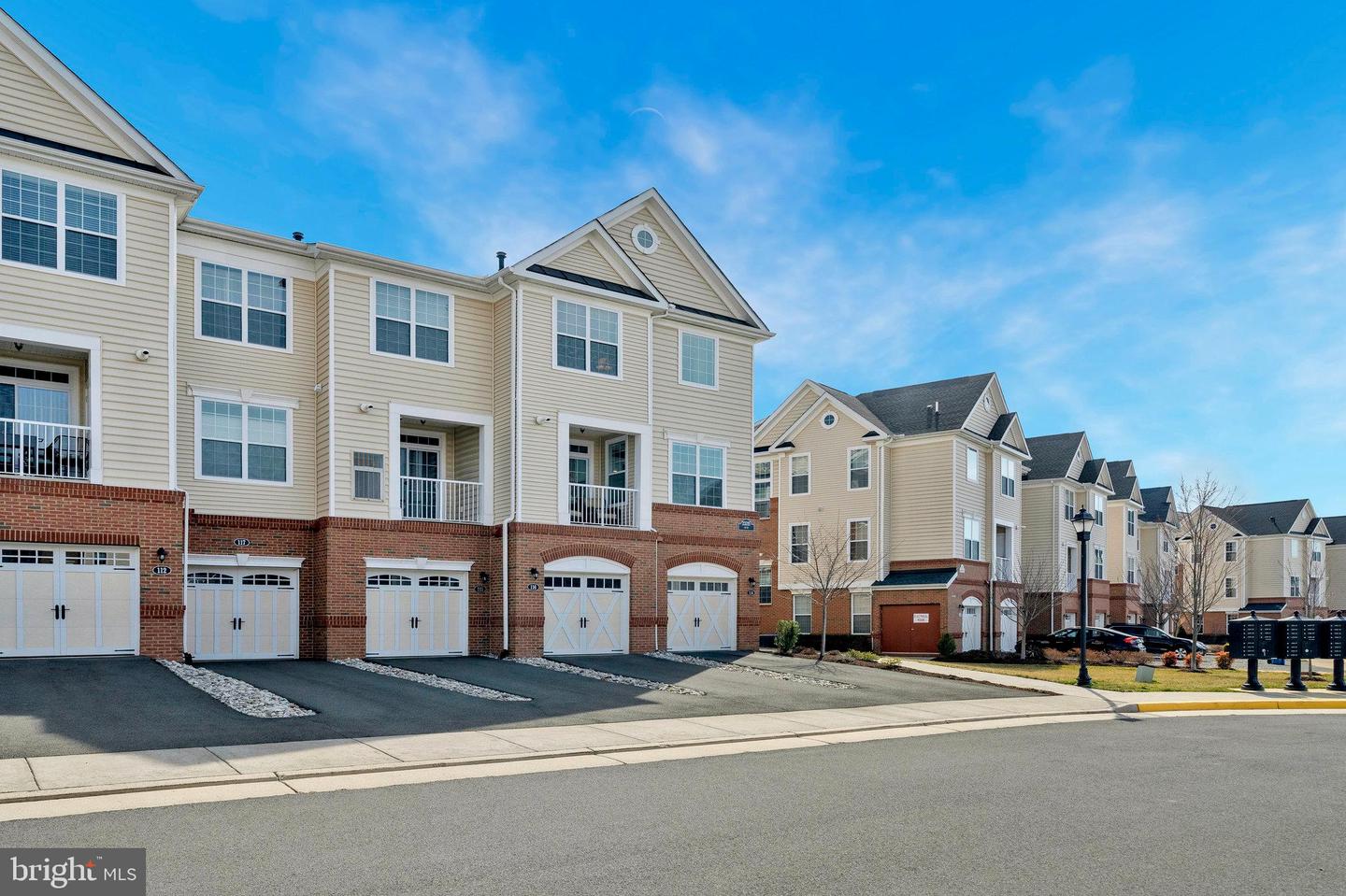 23215 MILLTOWN KNOLL SQ #114, ASHBURN, Virginia 20148, 2 Bedrooms Bedrooms, ,2 BathroomsBathrooms,Residential,For sale,23215 MILLTOWN KNOLL SQ #114,VALO2091058 MLS # VALO2091058