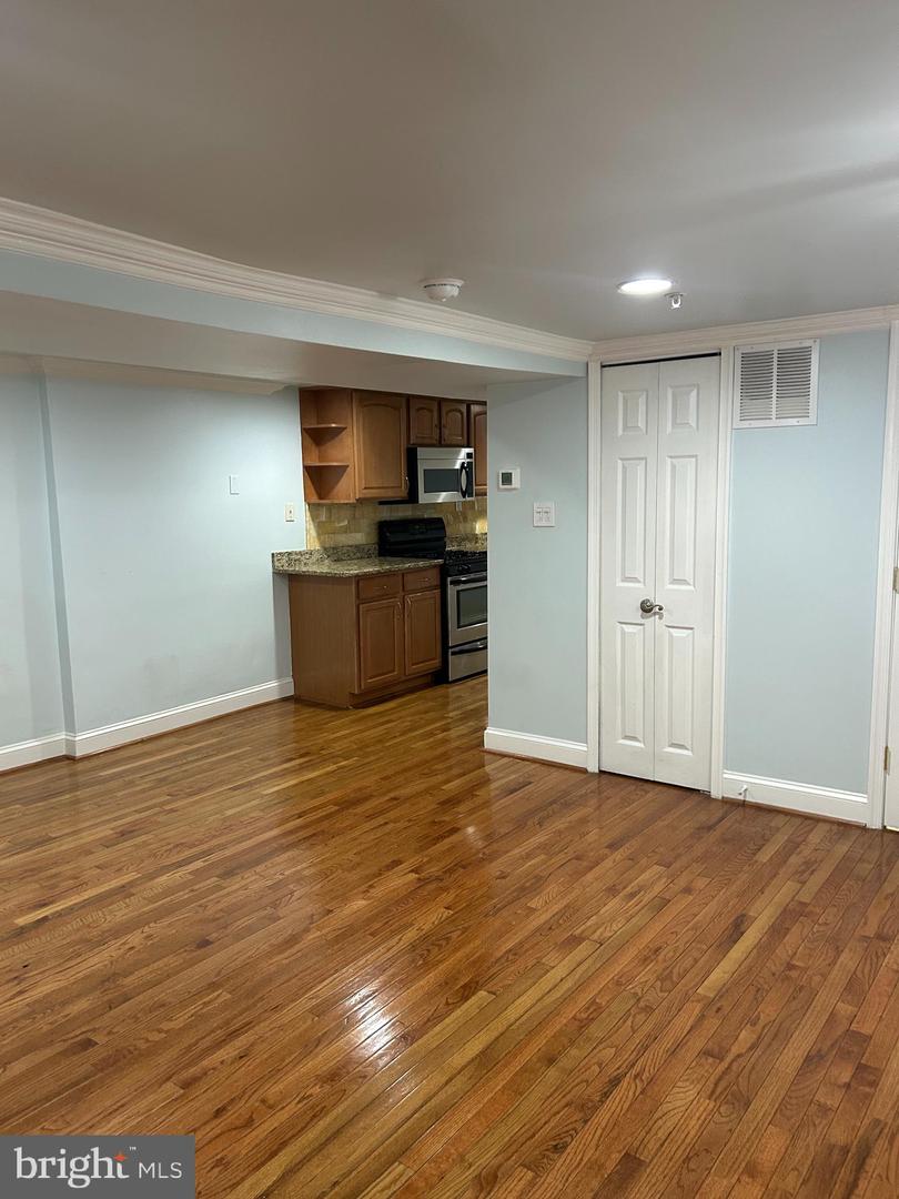 2721 13TH ST NW #1, WASHINGTON, District Of Columbia 20009, 2 Bedrooms Bedrooms, ,1 BathroomBathrooms,Residential,For sale,2721 13TH ST NW #1,DCDC2189928 MLS # DCDC2189928