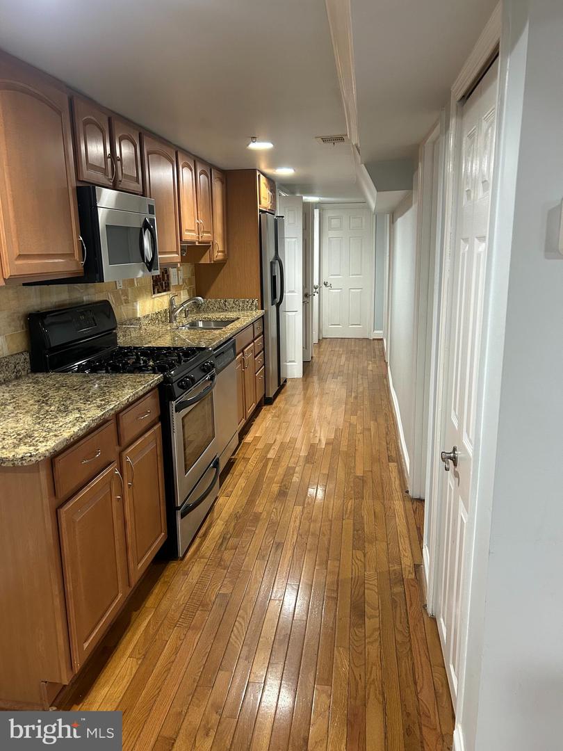 2721 13TH ST NW #1, WASHINGTON, District Of Columbia 20009, 2 Bedrooms Bedrooms, ,1 BathroomBathrooms,Residential,For sale,2721 13TH ST NW #1,DCDC2189928 MLS # DCDC2189928