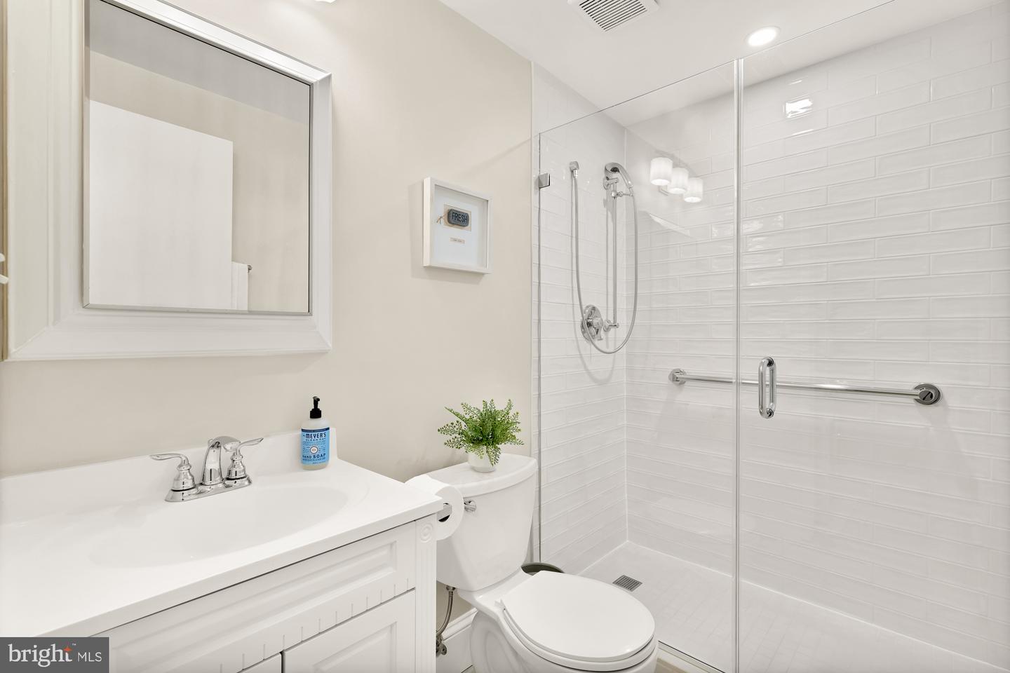 1801 PARK RD NW #2, WASHINGTON, District Of Columbia 20010, 1 Bedroom Bedrooms, ,1 BathroomBathrooms,Residential,For sale,1801 PARK RD NW #2,DCDC2189880 MLS # DCDC2189880
