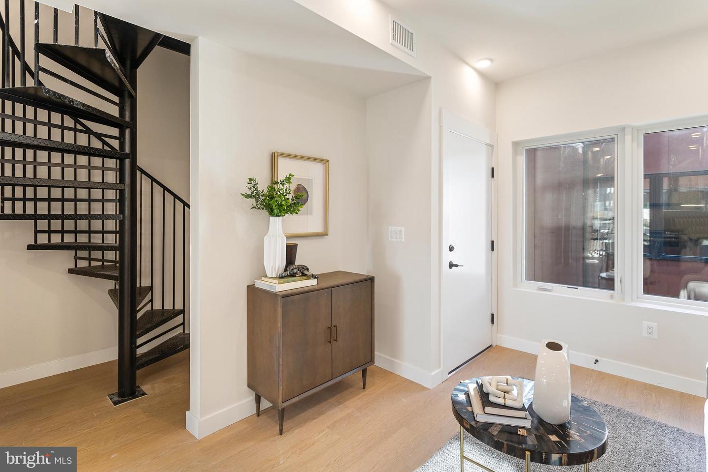 733 8TH ST SE #301, WASHINGTON, District Of Columbia 20003, 2 Bedrooms Bedrooms, ,1 BathroomBathrooms,Residential,For sale,733 8TH ST SE #301,DCDC2190048 MLS # DCDC2190048