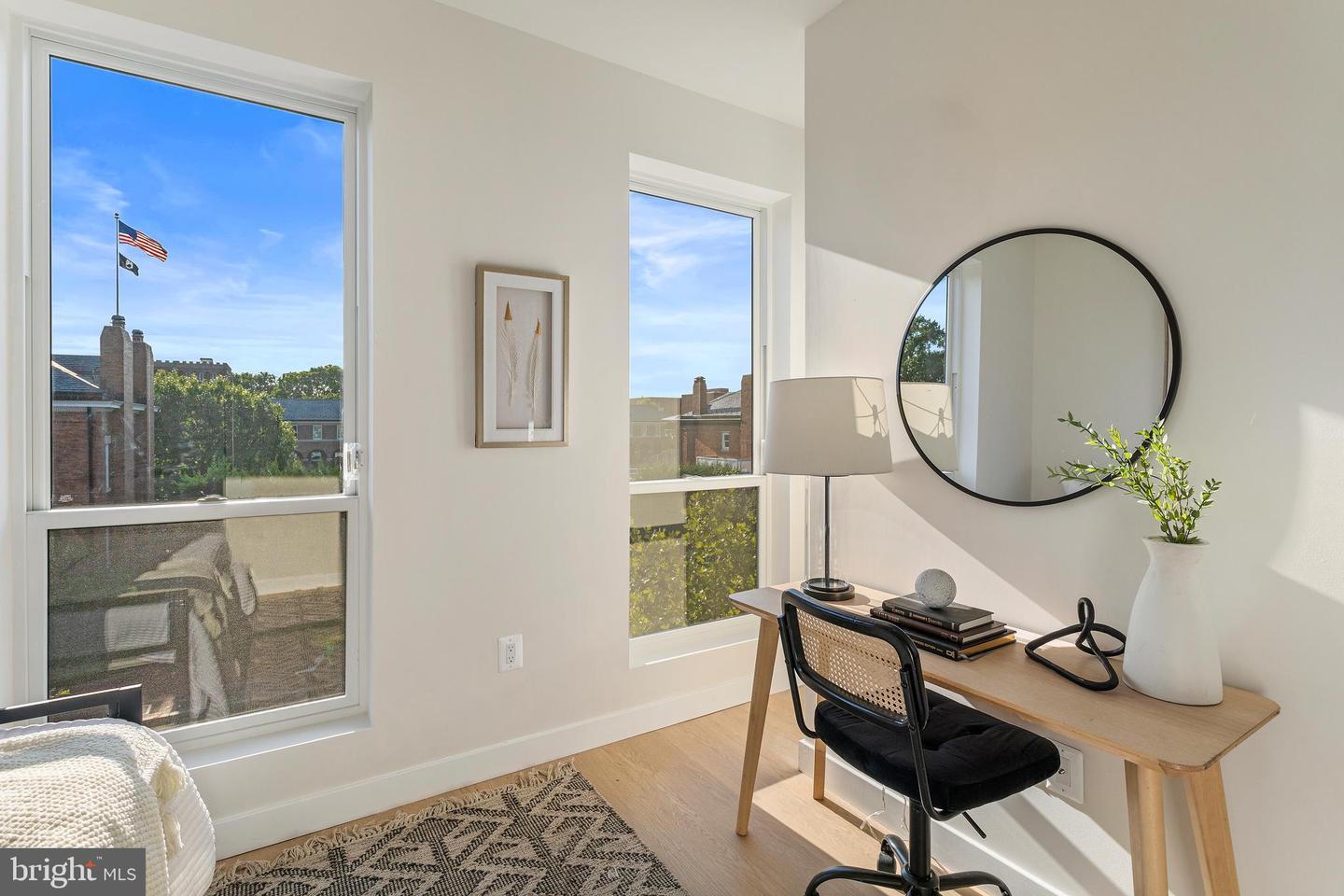 733 8TH ST SE #301, WASHINGTON, District Of Columbia 20003, 2 Bedrooms Bedrooms, ,1 BathroomBathrooms,Residential,For sale,733 8TH ST SE #301,DCDC2190048 MLS # DCDC2190048