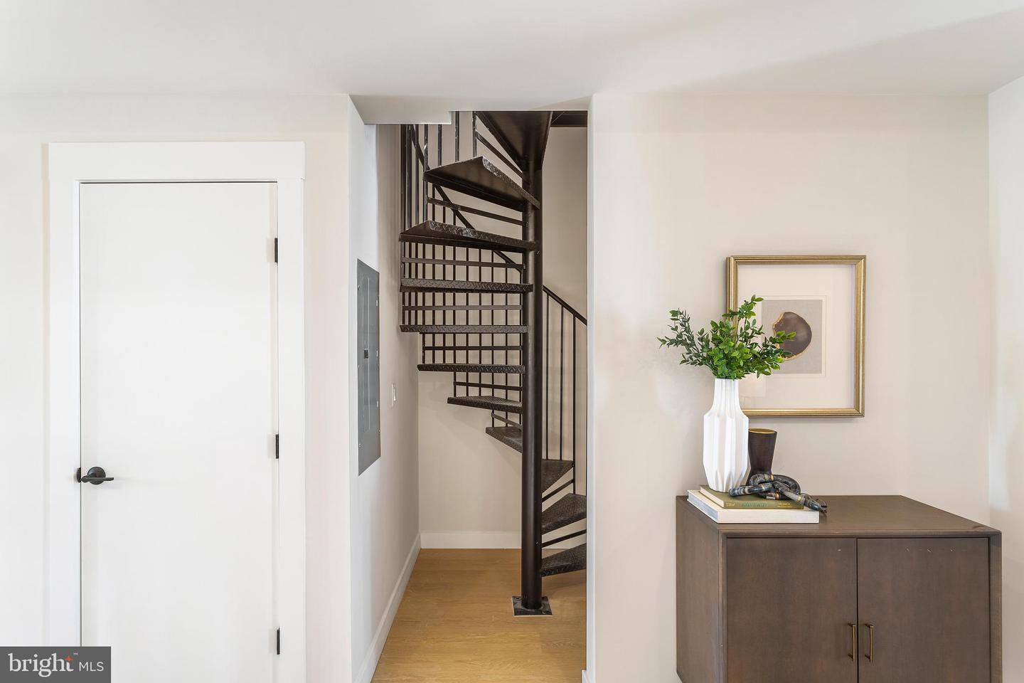 733 8TH ST SE #301, WASHINGTON, District Of Columbia 20003, 2 Bedrooms Bedrooms, ,1 BathroomBathrooms,Residential,For sale,733 8TH ST SE #301,DCDC2190048 MLS # DCDC2190048