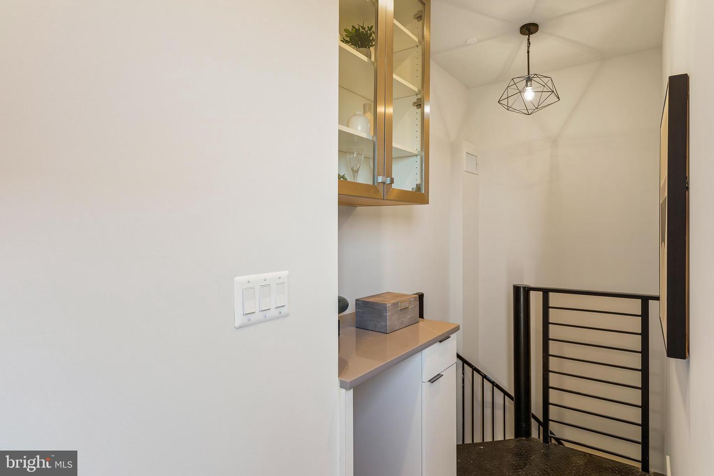 733 8TH ST SE #301, WASHINGTON, District Of Columbia 20003, 2 Bedrooms Bedrooms, ,1 BathroomBathrooms,Residential,For sale,733 8TH ST SE #301,DCDC2190048 MLS # DCDC2190048