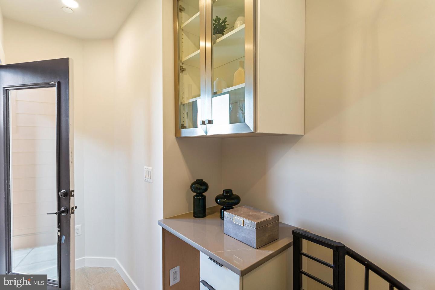 733 8TH ST SE #301, WASHINGTON, District Of Columbia 20003, 2 Bedrooms Bedrooms, ,1 BathroomBathrooms,Residential,For sale,733 8TH ST SE #301,DCDC2190048 MLS # DCDC2190048