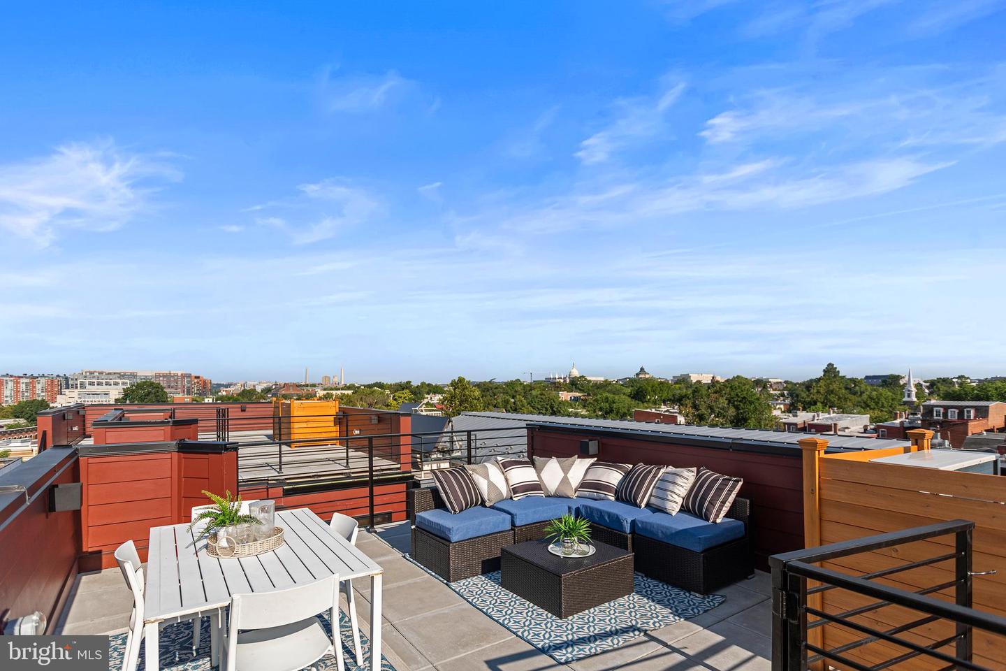 733 8TH ST SE #301, WASHINGTON, District Of Columbia 20003, 2 Bedrooms Bedrooms, ,1 BathroomBathrooms,Residential,For sale,733 8TH ST SE #301,DCDC2190048 MLS # DCDC2190048