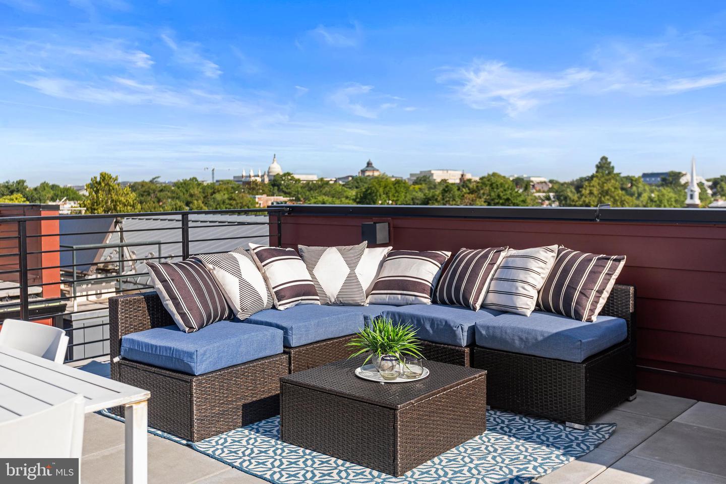 733 8TH ST SE #301, WASHINGTON, District Of Columbia 20003, 2 Bedrooms Bedrooms, ,1 BathroomBathrooms,Residential,For sale,733 8TH ST SE #301,DCDC2190048 MLS # DCDC2190048