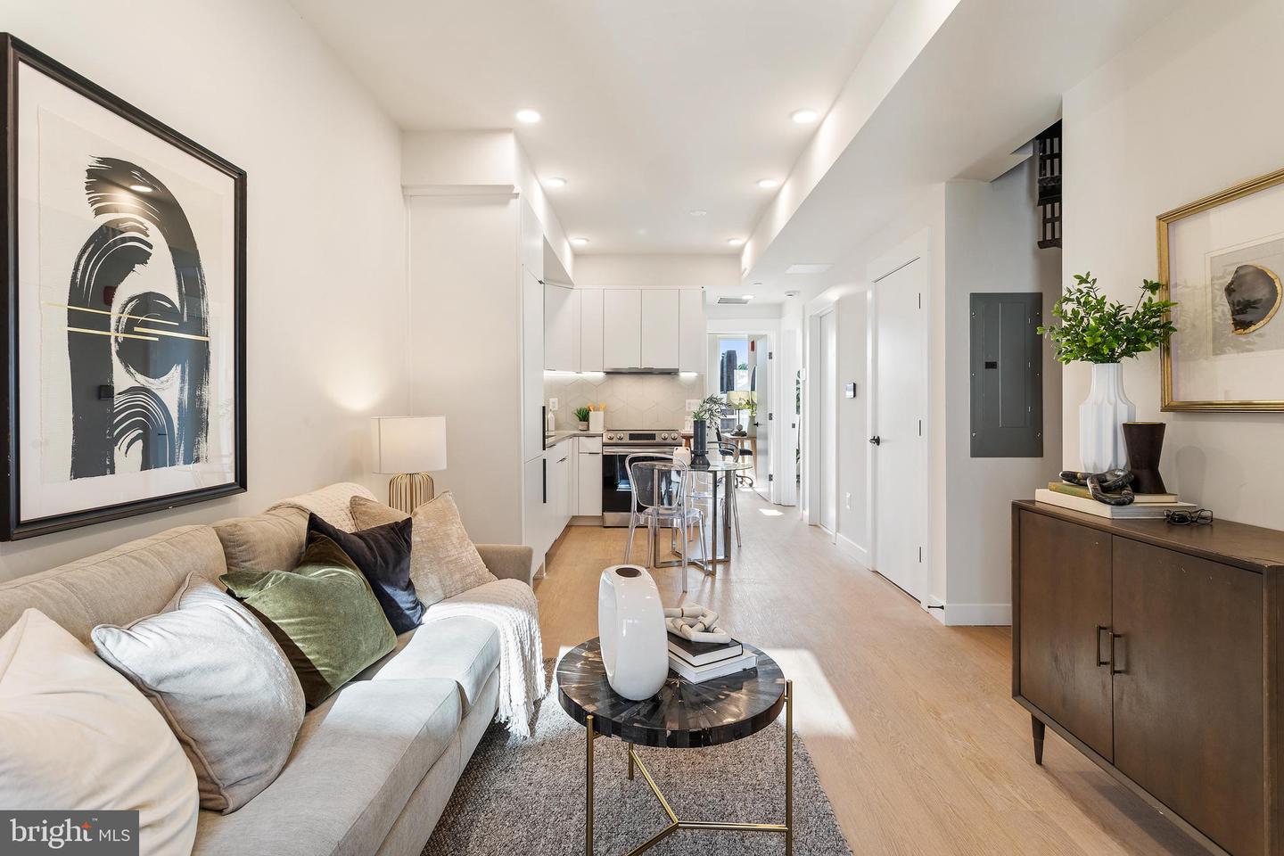733 8TH ST SE #301, WASHINGTON, District Of Columbia 20003, 2 Bedrooms Bedrooms, ,1 BathroomBathrooms,Residential,For sale,733 8TH ST SE #301,DCDC2190048 MLS # DCDC2190048