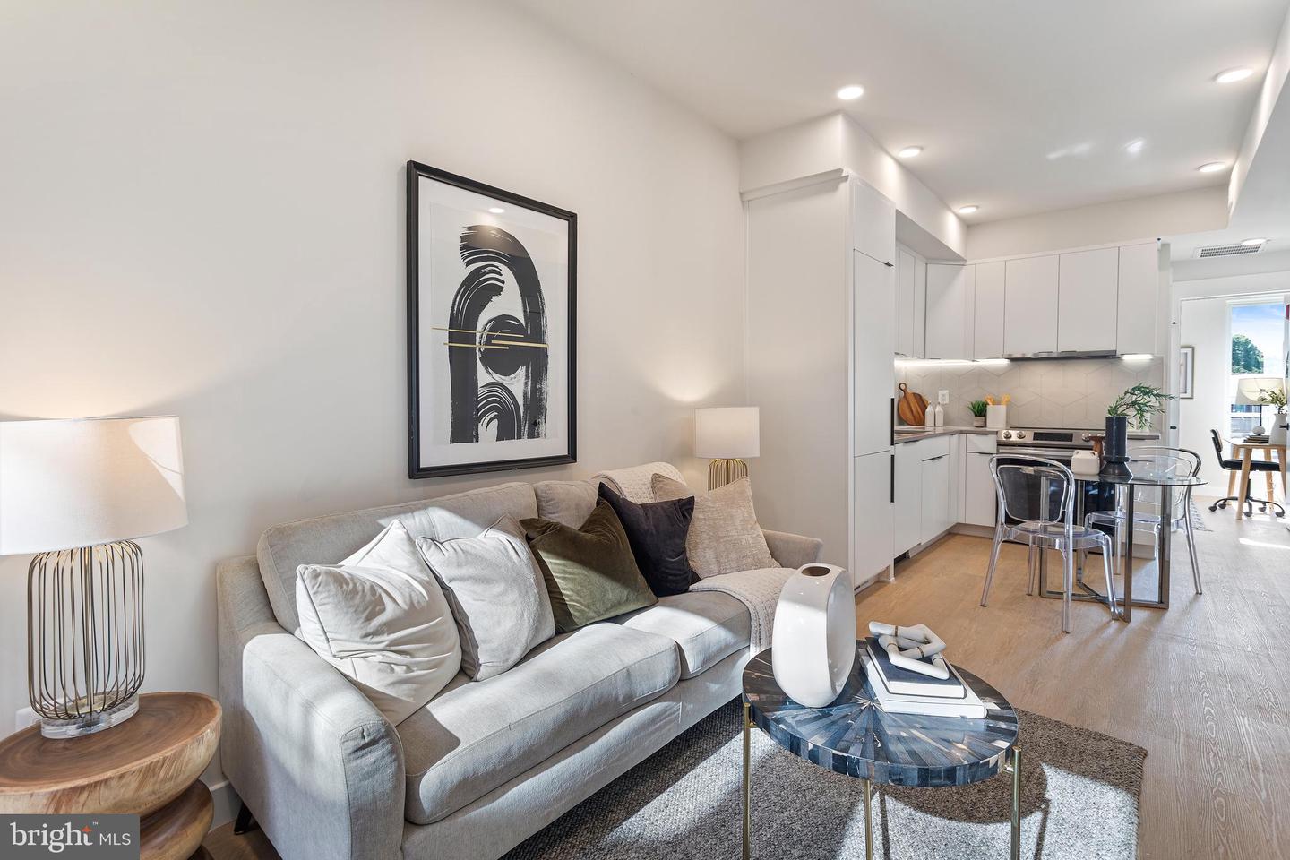 733 8TH ST SE #301, WASHINGTON, District Of Columbia 20003, 2 Bedrooms Bedrooms, ,1 BathroomBathrooms,Residential,For sale,733 8TH ST SE #301,DCDC2190048 MLS # DCDC2190048
