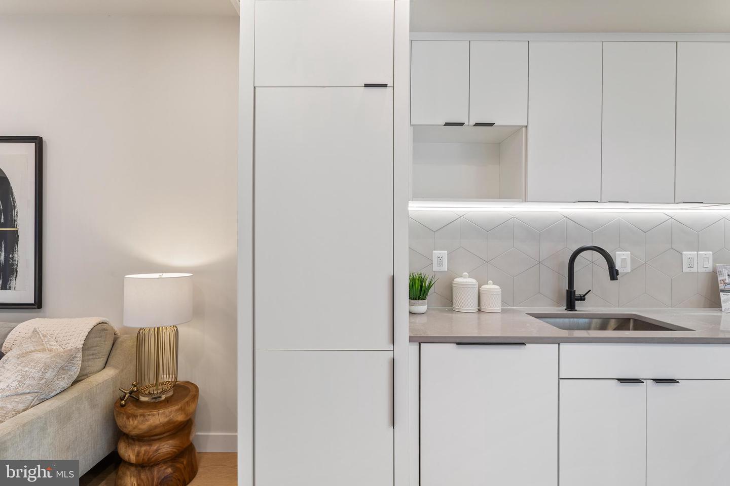 733 8TH ST SE #301, WASHINGTON, District Of Columbia 20003, 2 Bedrooms Bedrooms, ,1 BathroomBathrooms,Residential,For sale,733 8TH ST SE #301,DCDC2190048 MLS # DCDC2190048