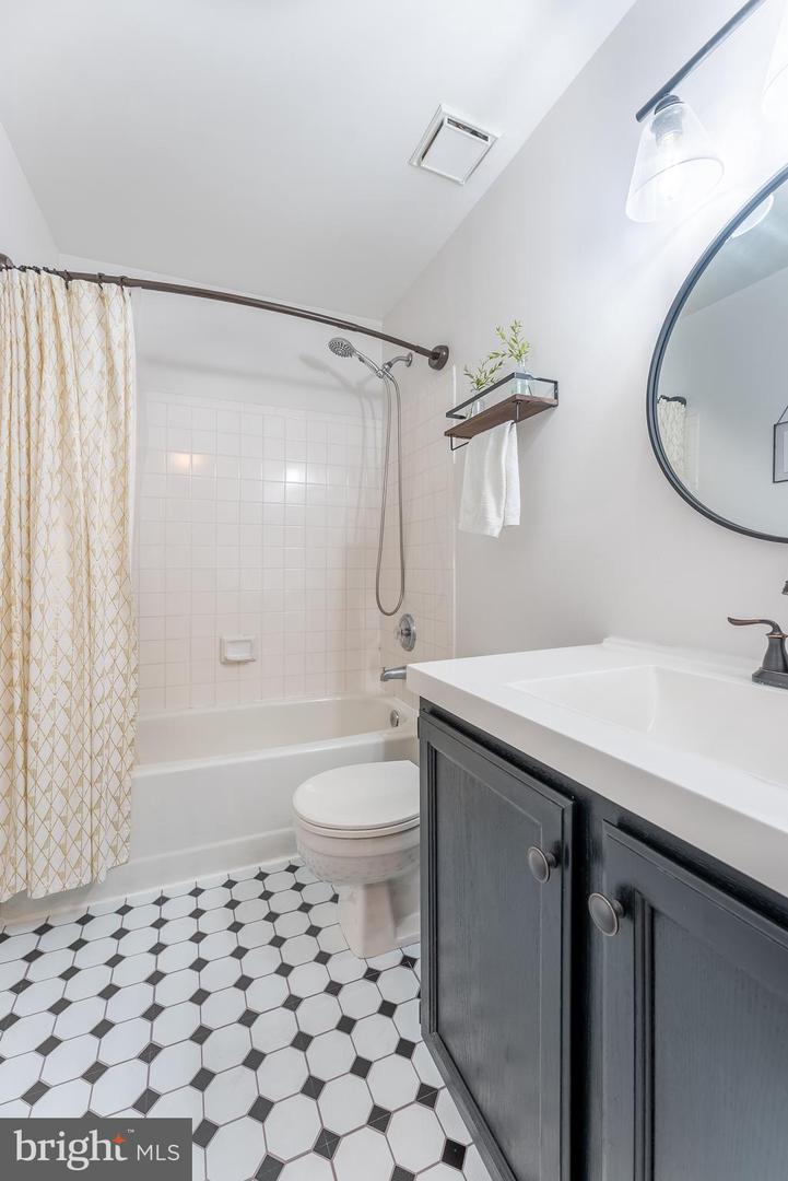 7847 COLONIAL SPRINGS BLVD, ALEXANDRIA, Virginia 22306, 2 Bedrooms Bedrooms, ,2 BathroomsBathrooms,Residential,For sale,7847 COLONIAL SPRINGS BLVD,VAFX2227630 MLS # VAFX2227630