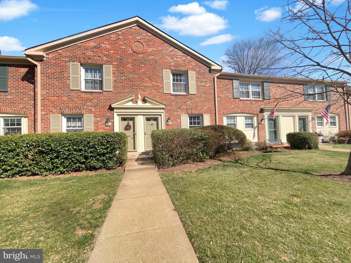 8517 MILFORD CT #906, SPRINGFIELD, Virginia 22152, 2 Bedrooms Bedrooms, ,1 BathroomBathrooms,Residential,For sale,8517 MILFORD CT #906,VAFX2227724 MLS # VAFX2227724