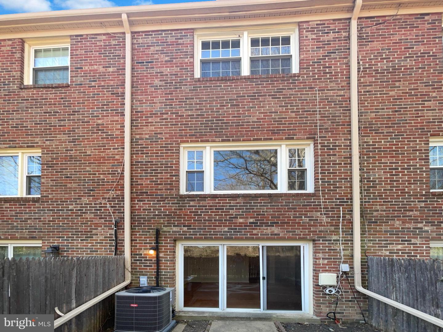 8517 MILFORD CT #906, SPRINGFIELD, Virginia 22152, 2 Bedrooms Bedrooms, ,1 BathroomBathrooms,Residential,For sale,8517 MILFORD CT #906,VAFX2227724 MLS # VAFX2227724