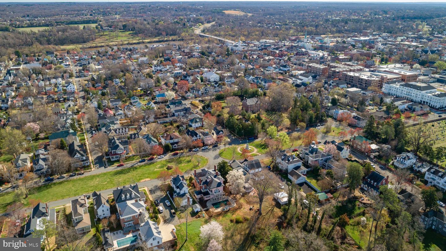 1304 WASHINGTON AVE, FREDERICKSBURG, Virginia 22401, 6 Bedrooms Bedrooms, ,5 BathroomsBathrooms,Residential,For sale,1304 WASHINGTON AVE,VAFB2007756 MLS # VAFB2007756
