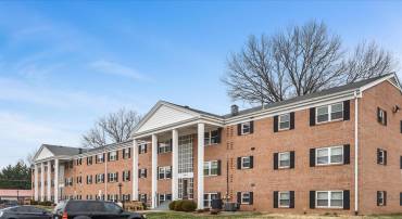 120-4 WASHINGTON ST NE #12, LEESBURG, Virginia 20176, 2 Bedrooms Bedrooms, ,1 BathroomBathrooms,Residential,For sale,120-4 WASHINGTON ST NE #12,VALO2090952 MLS # VALO2090952