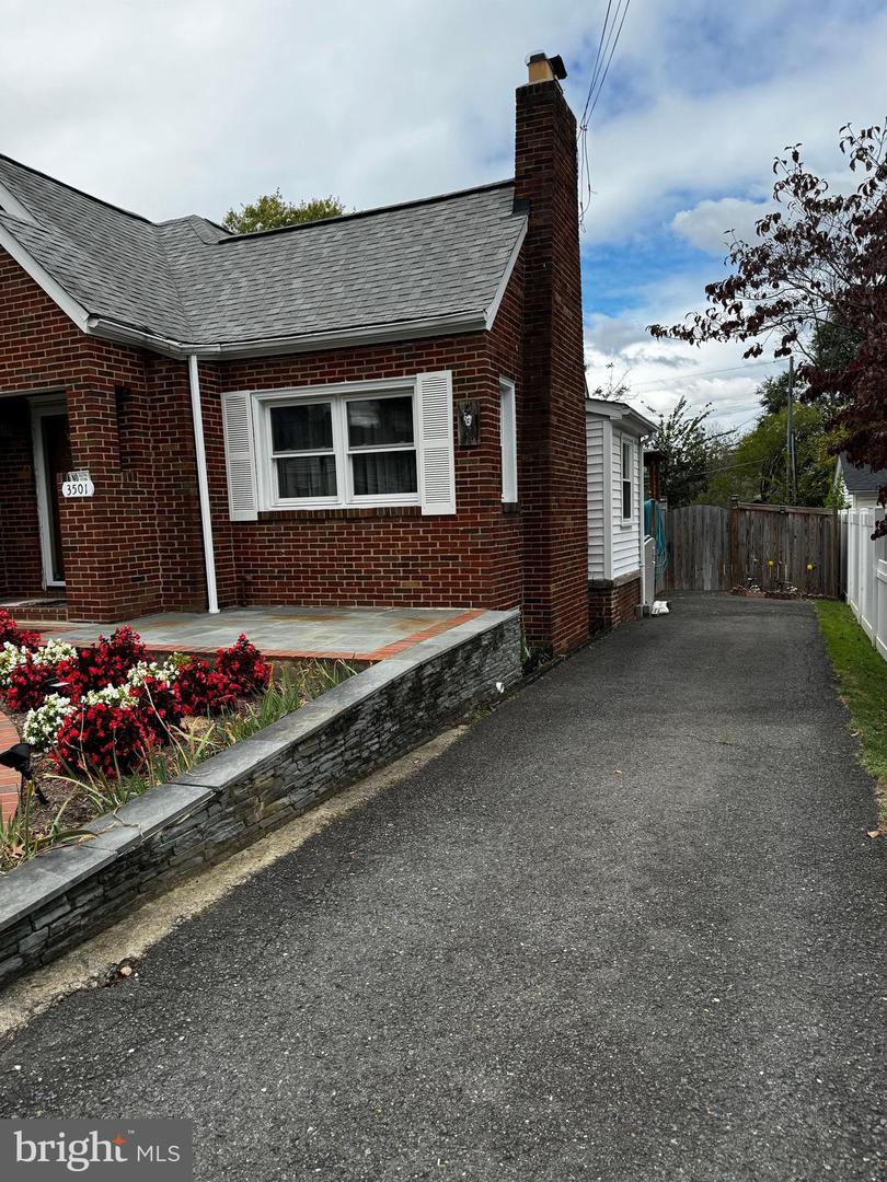 3501 7TH ST S, ARLINGTON, Virginia 22204, 4 Bedrooms Bedrooms, ,2 BathroomsBathrooms,Residential,For sale,3501 7TH ST S,VAAR2054556 MLS # VAAR2054556
