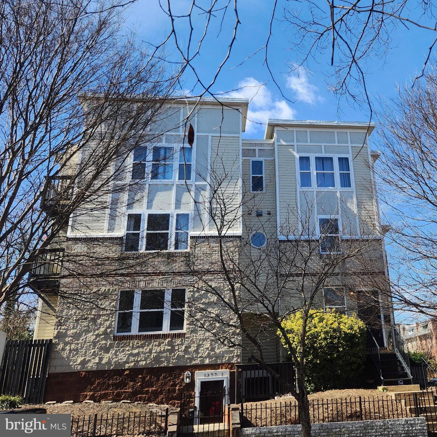 1377 K ST SE #2, WASHINGTON, District Of Columbia 20003, 2 Bedrooms Bedrooms, ,3 BathroomsBathrooms,Residential,For sale,1377 K ST SE #2,DCDC2189398 MLS # DCDC2189398