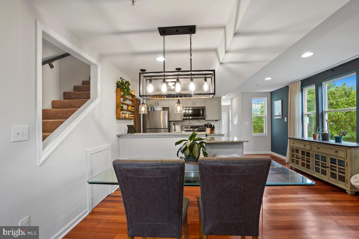 1377 K ST SE #2, WASHINGTON, District Of Columbia 20003, 2 Bedrooms Bedrooms, ,3 BathroomsBathrooms,Residential,For sale,1377 K ST SE #2,DCDC2189398 MLS # DCDC2189398