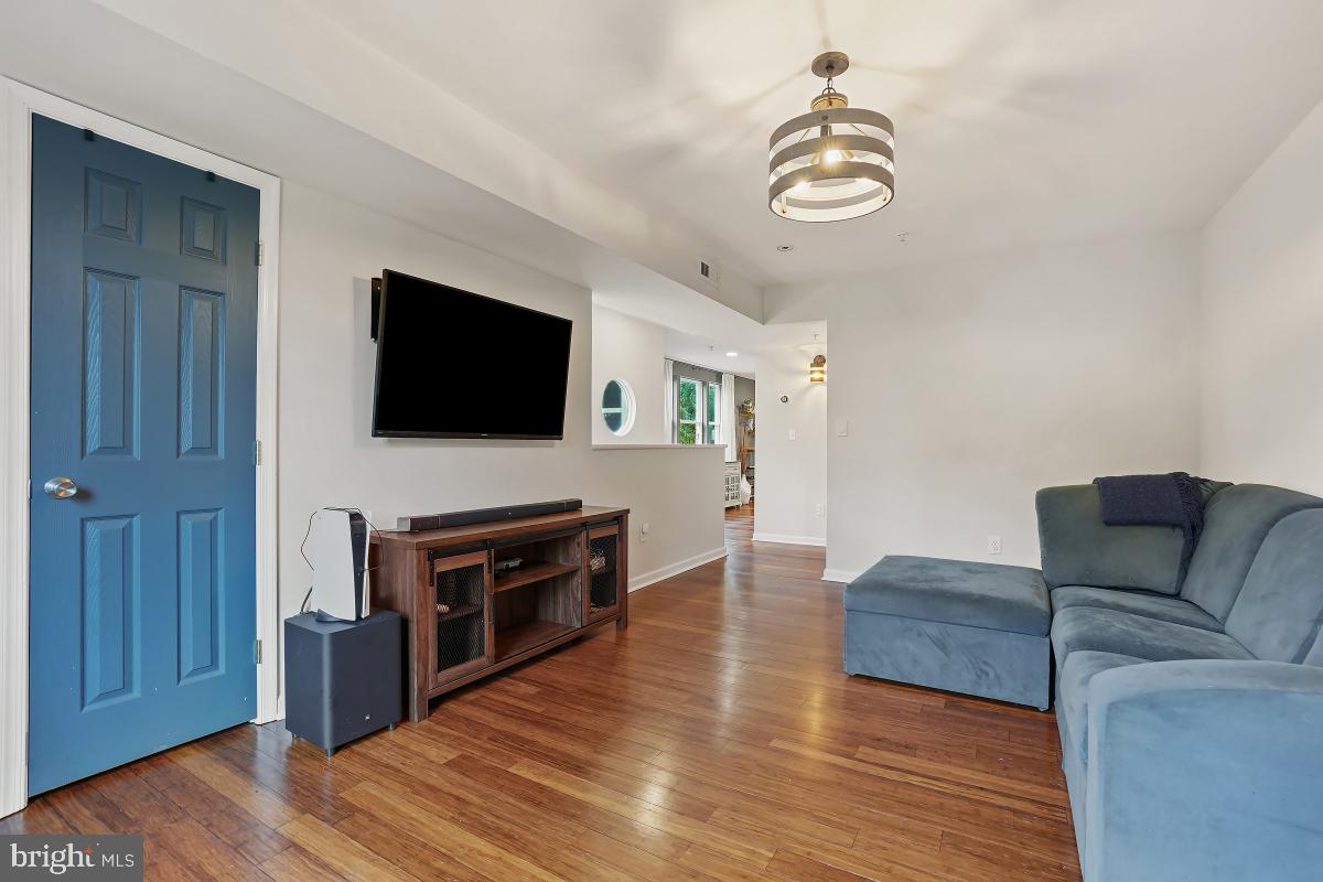 1377 K ST SE #2, WASHINGTON, District Of Columbia 20003, 2 Bedrooms Bedrooms, ,3 BathroomsBathrooms,Residential,For sale,1377 K ST SE #2,DCDC2189398 MLS # DCDC2189398