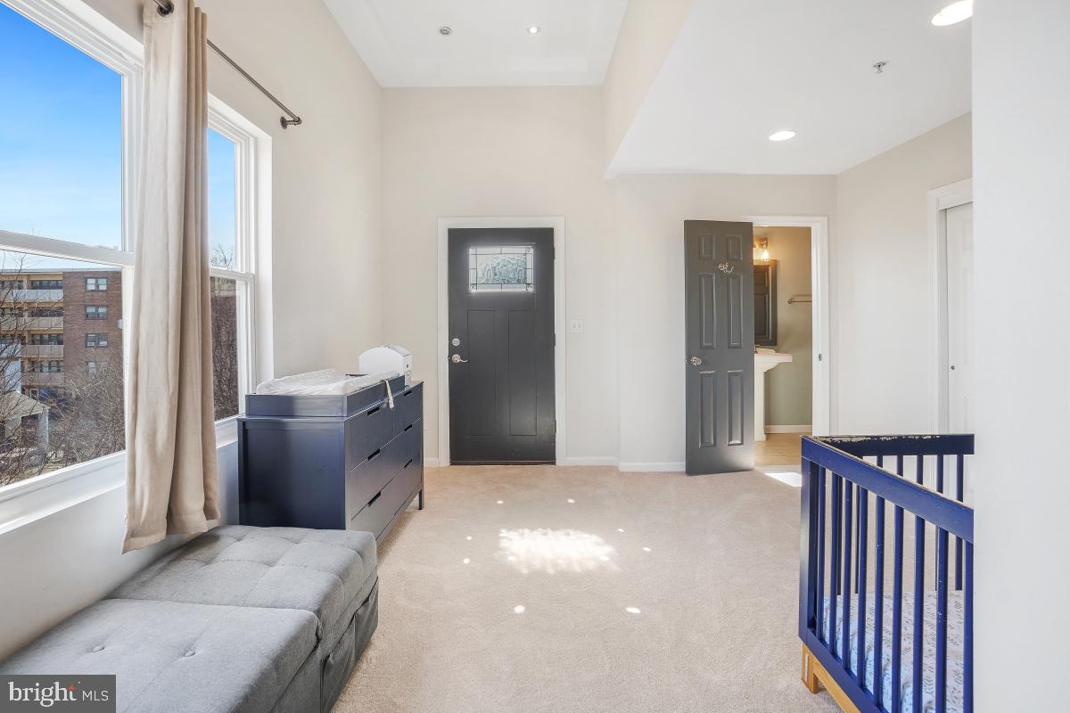 1377 K ST SE #2, WASHINGTON, District Of Columbia 20003, 2 Bedrooms Bedrooms, ,3 BathroomsBathrooms,Residential,For sale,1377 K ST SE #2,DCDC2189398 MLS # DCDC2189398