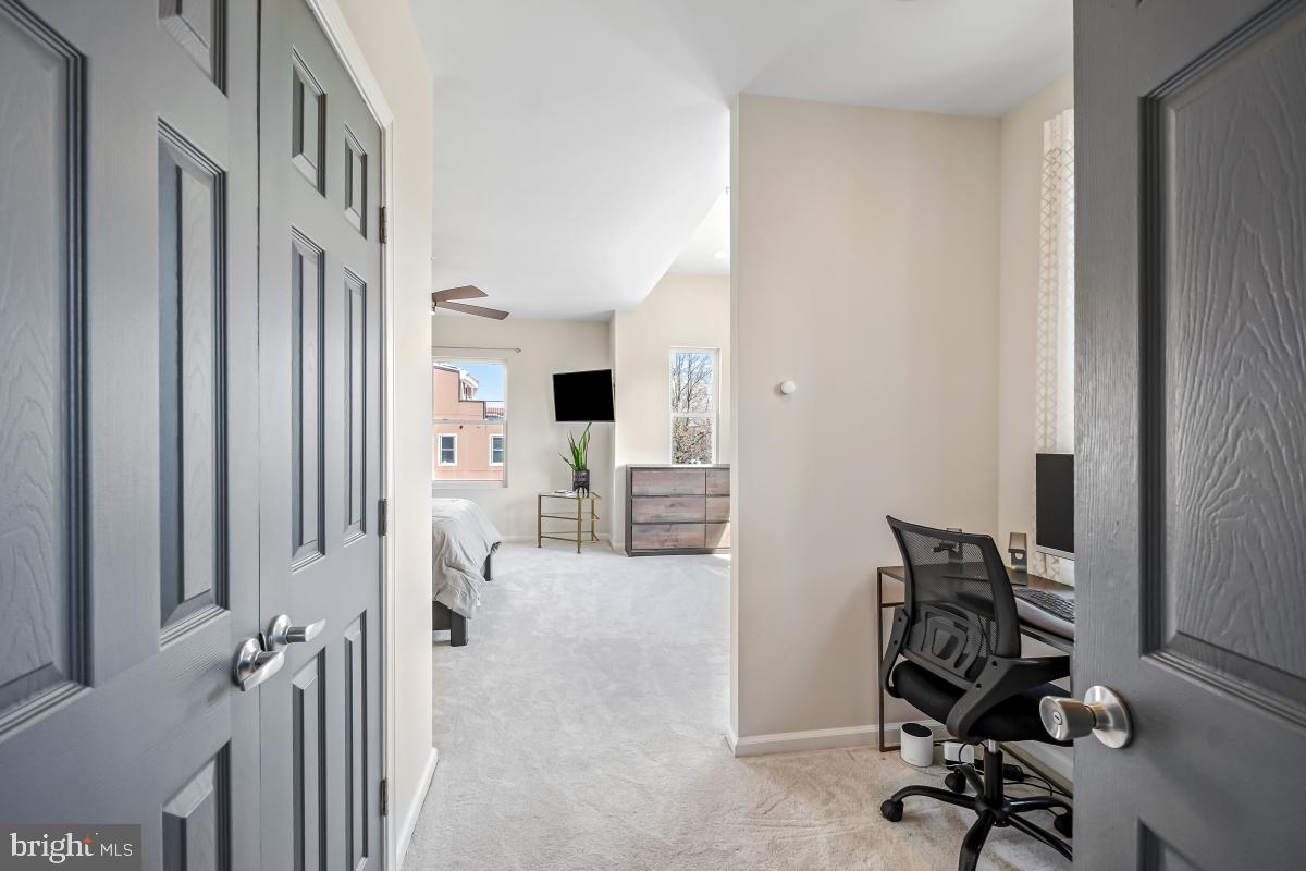 1377 K ST SE #2, WASHINGTON, District Of Columbia 20003, 2 Bedrooms Bedrooms, ,3 BathroomsBathrooms,Residential,For sale,1377 K ST SE #2,DCDC2189398 MLS # DCDC2189398