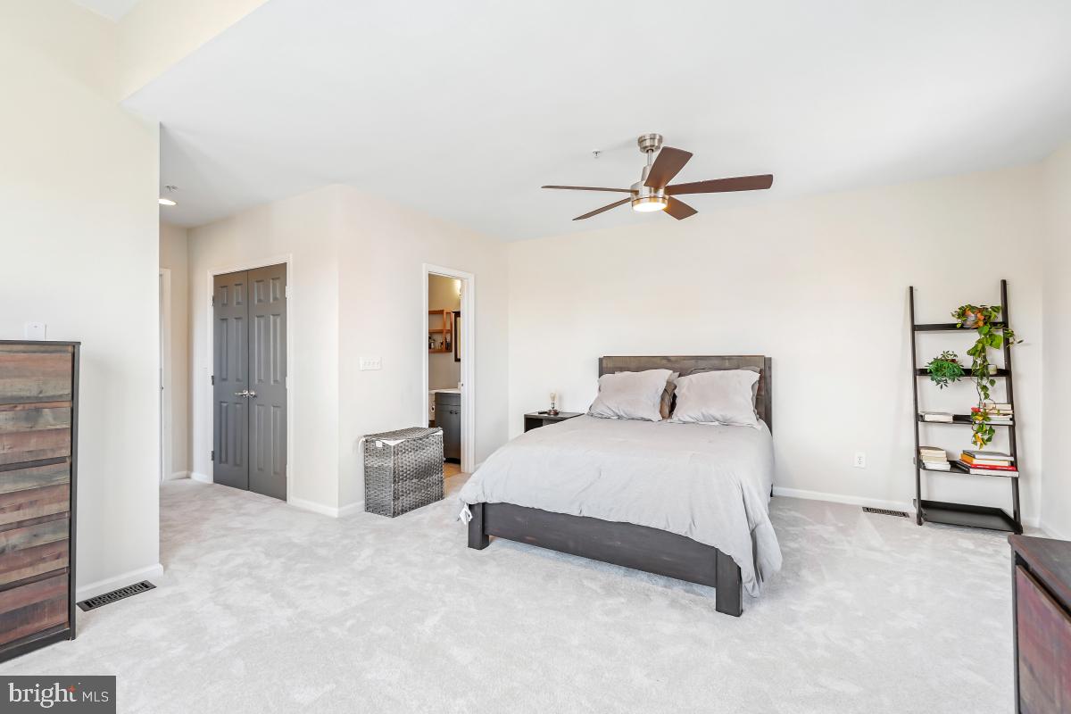 1377 K ST SE #2, WASHINGTON, District Of Columbia 20003, 2 Bedrooms Bedrooms, ,3 BathroomsBathrooms,Residential,For sale,1377 K ST SE #2,DCDC2189398 MLS # DCDC2189398