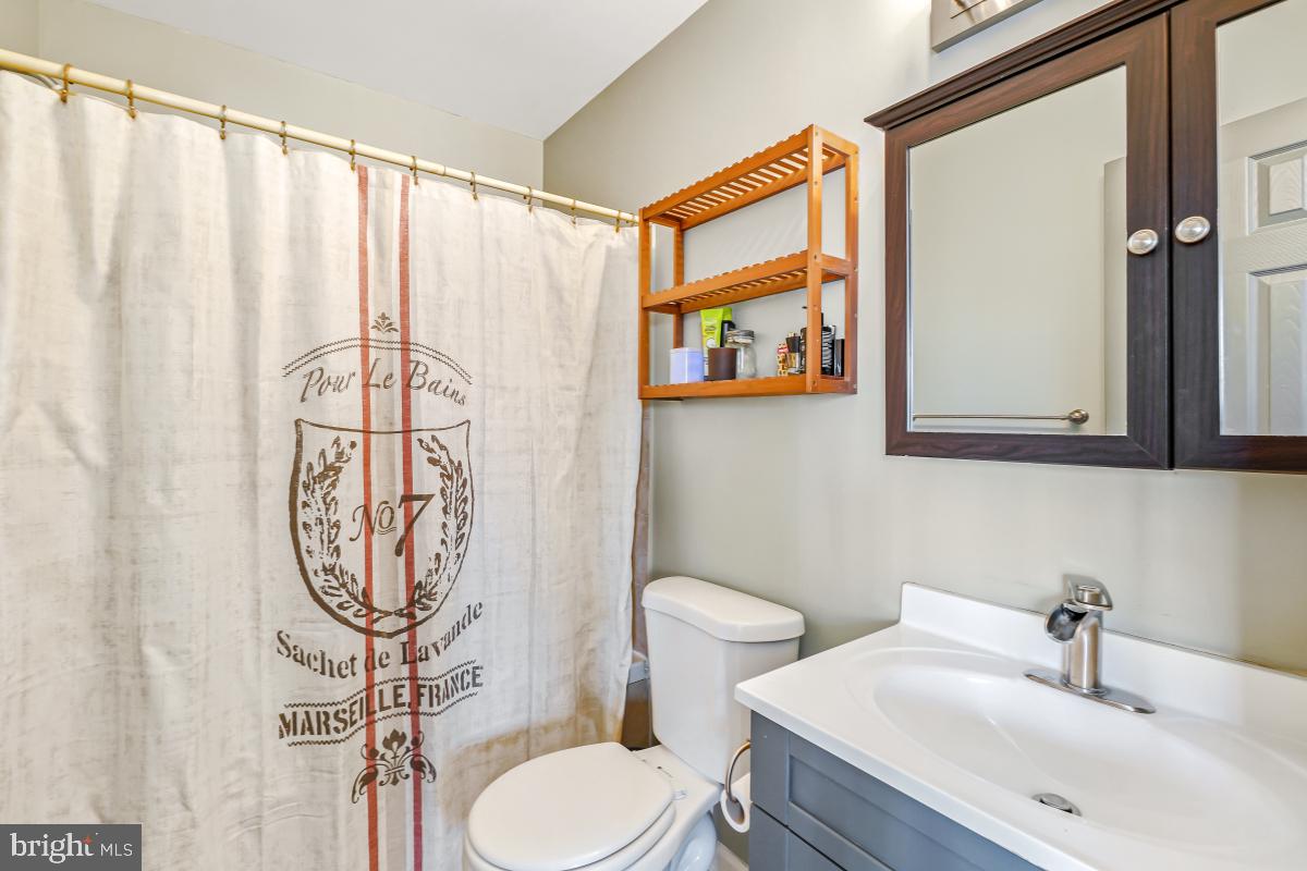 1377 K ST SE #2, WASHINGTON, District Of Columbia 20003, 2 Bedrooms Bedrooms, ,3 BathroomsBathrooms,Residential,For sale,1377 K ST SE #2,DCDC2189398 MLS # DCDC2189398