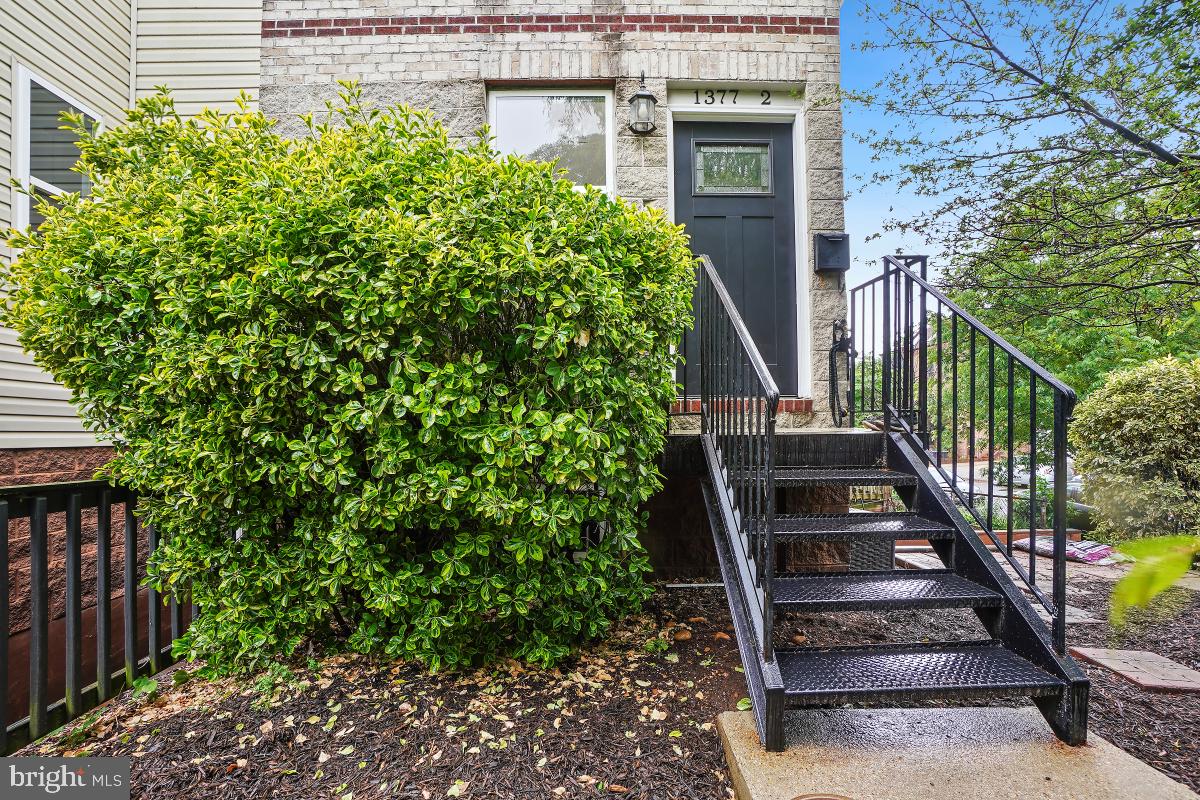 1377 K ST SE #2, WASHINGTON, District Of Columbia 20003, 2 Bedrooms Bedrooms, ,3 BathroomsBathrooms,Residential,For sale,1377 K ST SE #2,DCDC2189398 MLS # DCDC2189398