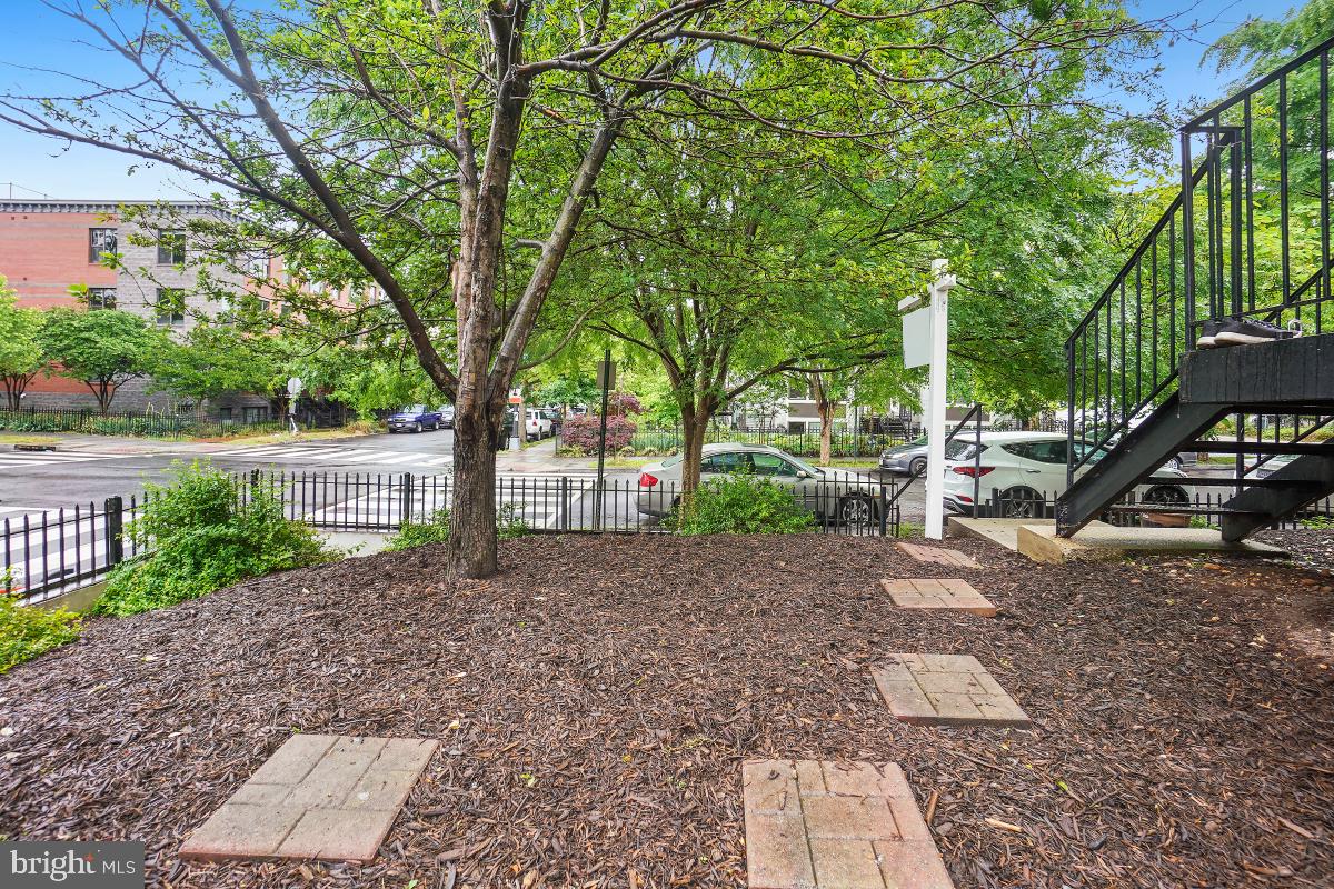 1377 K ST SE #2, WASHINGTON, District Of Columbia 20003, 2 Bedrooms Bedrooms, ,3 BathroomsBathrooms,Residential,For sale,1377 K ST SE #2,DCDC2189398 MLS # DCDC2189398