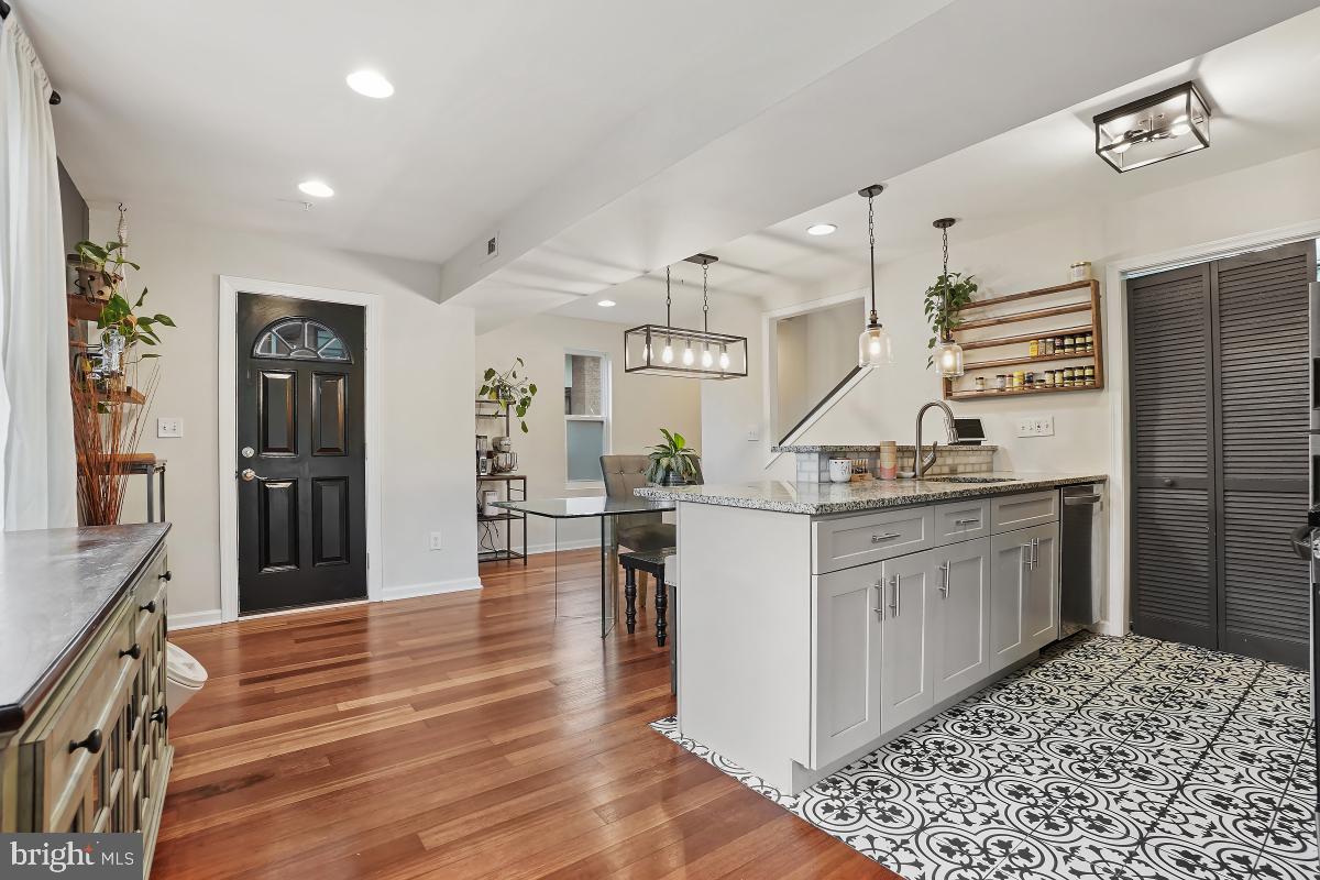 1377 K ST SE #2, WASHINGTON, District Of Columbia 20003, 2 Bedrooms Bedrooms, ,3 BathroomsBathrooms,Residential,For sale,1377 K ST SE #2,DCDC2189398 MLS # DCDC2189398