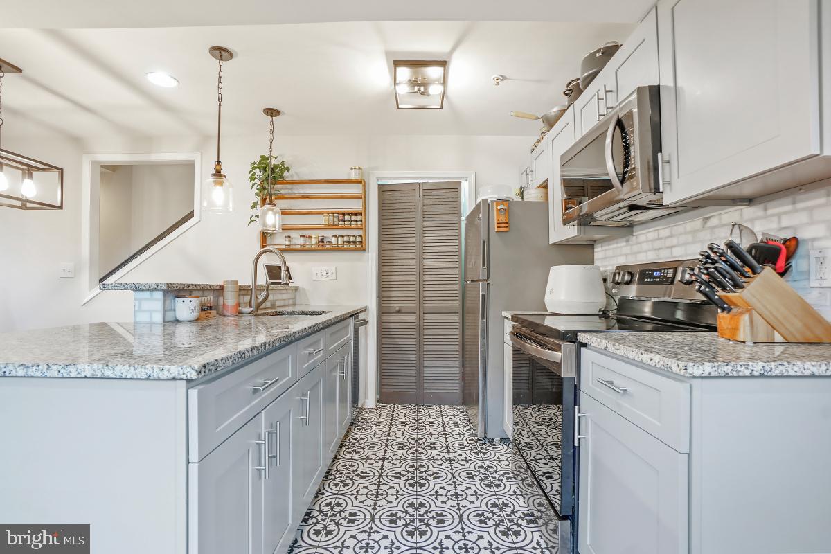 1377 K ST SE #2, WASHINGTON, District Of Columbia 20003, 2 Bedrooms Bedrooms, ,3 BathroomsBathrooms,Residential,For sale,1377 K ST SE #2,DCDC2189398 MLS # DCDC2189398