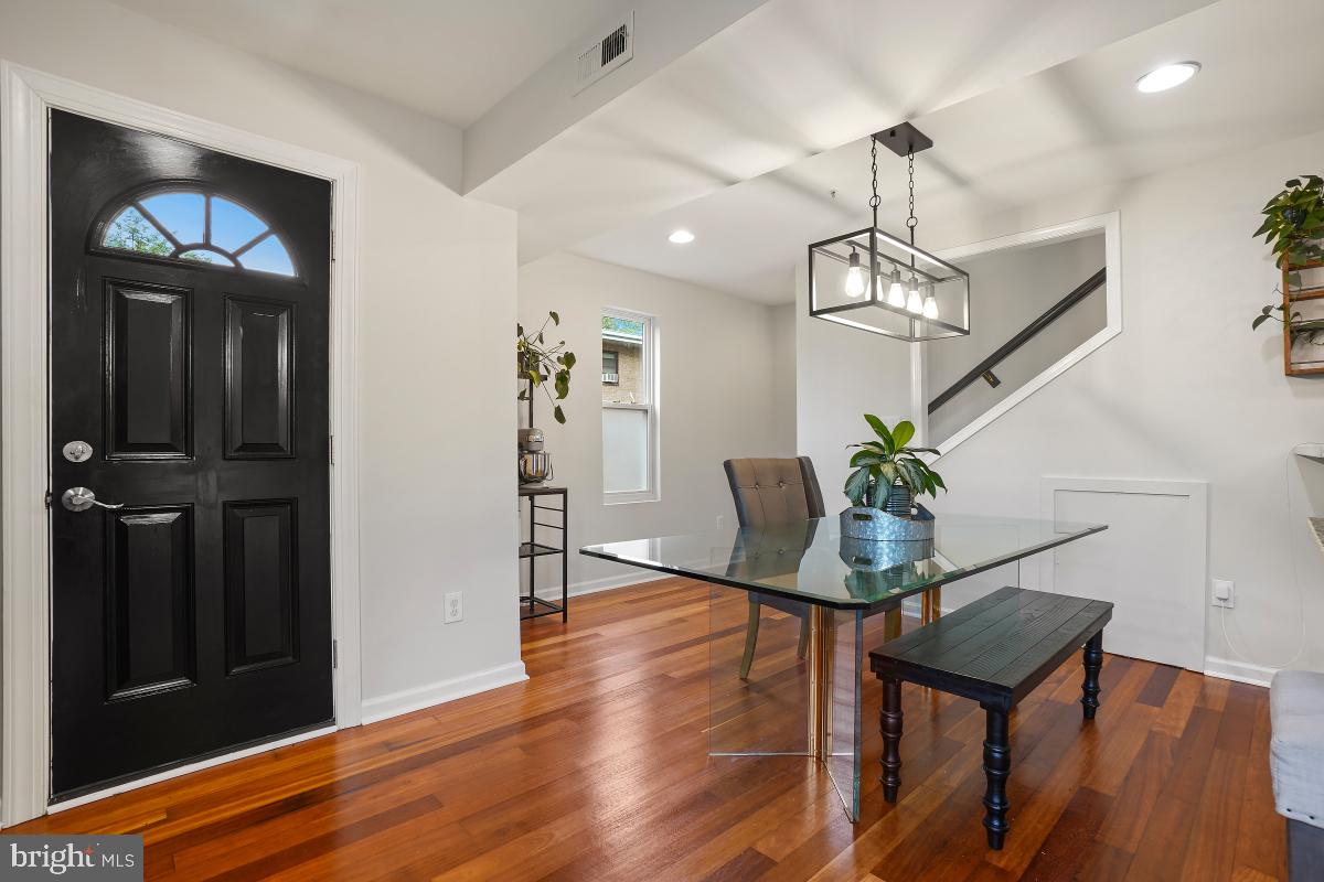 1377 K ST SE #2, WASHINGTON, District Of Columbia 20003, 2 Bedrooms Bedrooms, ,3 BathroomsBathrooms,Residential,For sale,1377 K ST SE #2,DCDC2189398 MLS # DCDC2189398