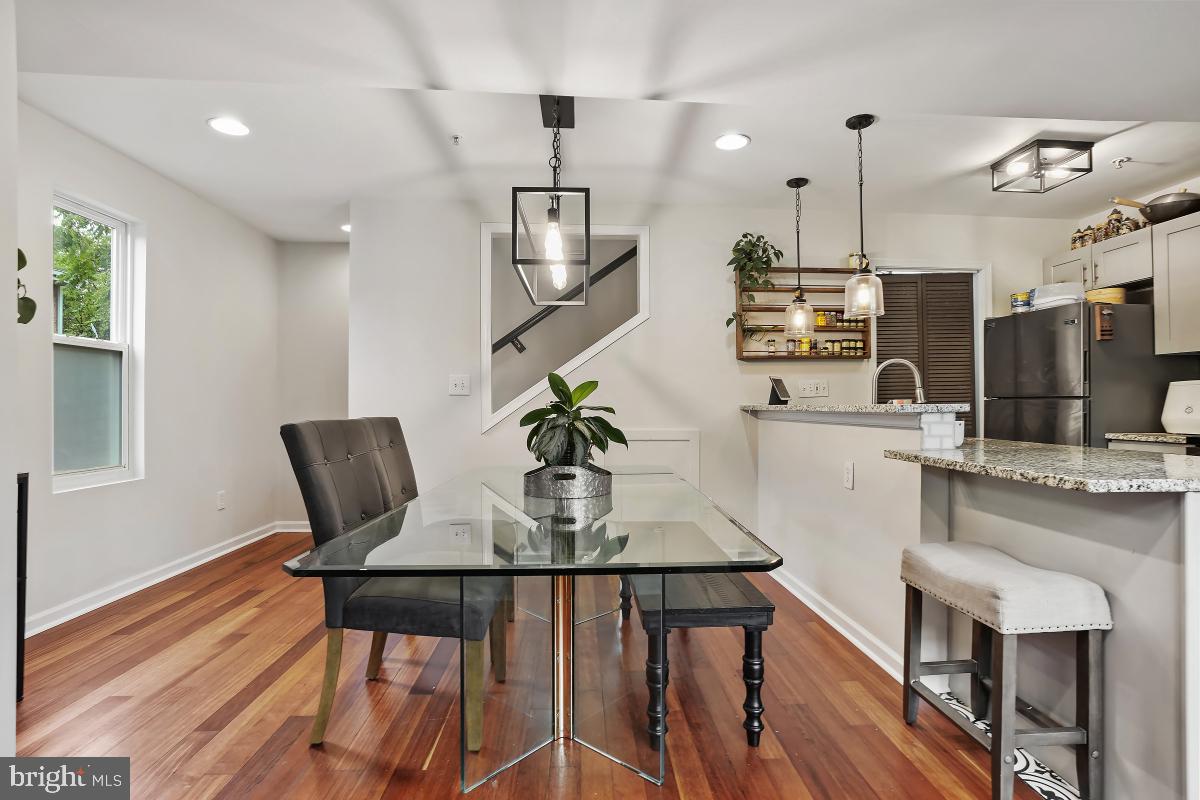 1377 K ST SE #2, WASHINGTON, District Of Columbia 20003, 2 Bedrooms Bedrooms, ,3 BathroomsBathrooms,Residential,For sale,1377 K ST SE #2,DCDC2189398 MLS # DCDC2189398