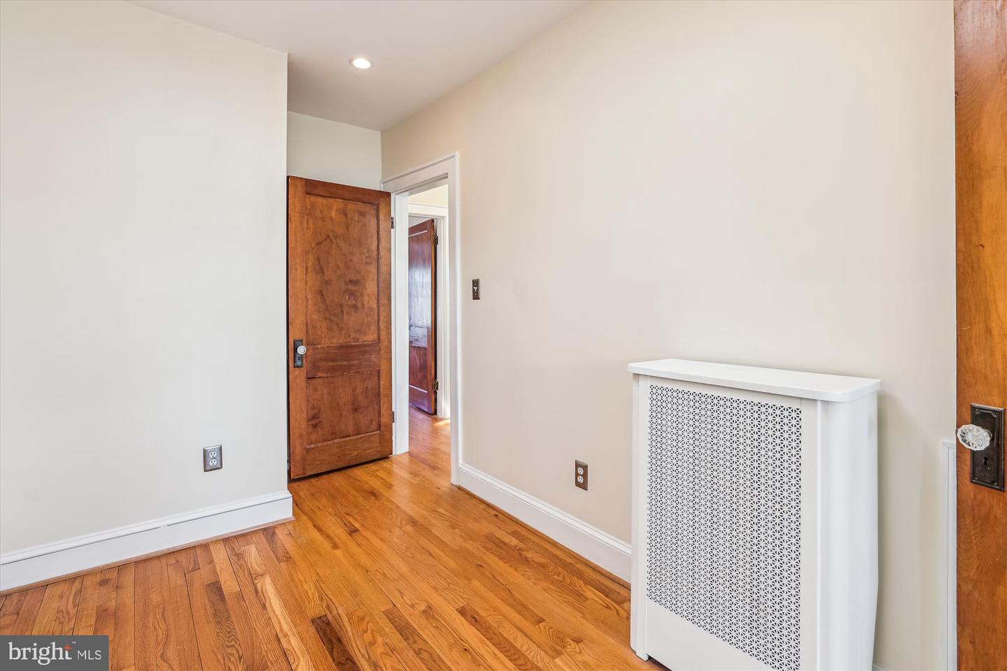 539 24TH ST NE, WASHINGTON, District Of Columbia 20002, 2 Bedrooms Bedrooms, ,2 BathroomsBathrooms,Residential,For sale,539 24TH ST NE,DCDC2189908 MLS # DCDC2189908