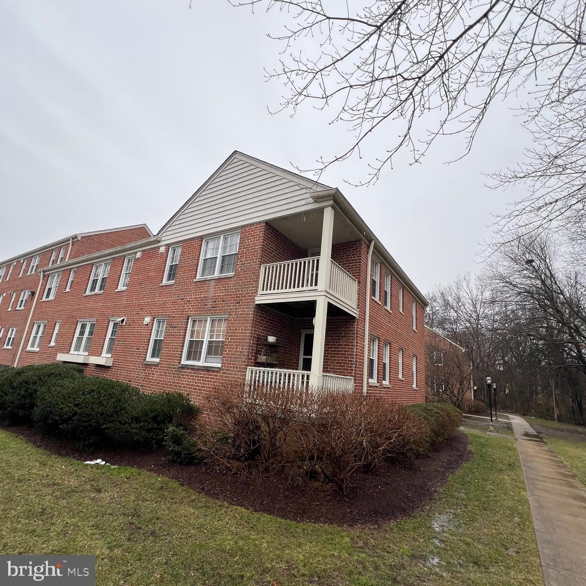 6733 W WAKEFIELD DR #B-1, ALEXANDRIA, Virginia 22307, 2 Bedrooms Bedrooms, ,1 BathroomBathrooms,Residential,For sale,6733 W WAKEFIELD DR #B-1,VAFX2227486 MLS # VAFX2227486