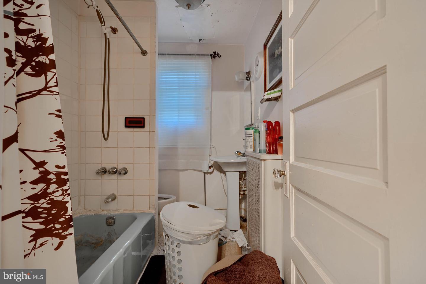712 HAMLIN ST NE, WASHINGTON, District Of Columbia 20017, 3 Bedrooms Bedrooms, ,1 BathroomBathrooms,Residential,For sale,712 HAMLIN ST NE,DCDC2190270 MLS # DCDC2190270