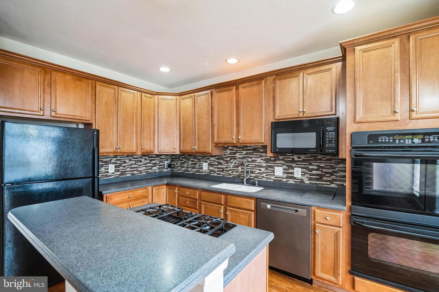 41867 CINNABAR SQ, ALDIE, Virginia 20105, 3 Bedrooms Bedrooms, ,3 BathroomsBathrooms,Residential,For sale,41867 CINNABAR SQ,VALO2089306 MLS # VALO2089306