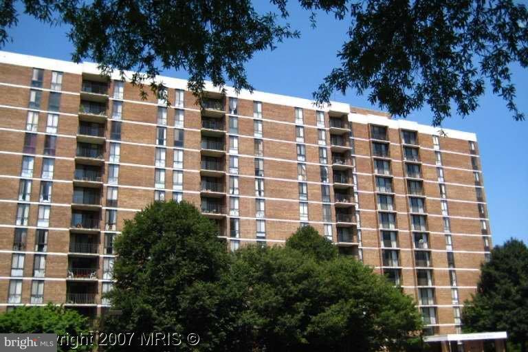 2300 PIMMIT DR #1014W, FALLS CHURCH, Virginia 22043, 2 Bedrooms Bedrooms, ,2 BathroomsBathrooms,Residential,For sale,2300 PIMMIT DR #1014W,VAFX2226434 MLS # VAFX2226434