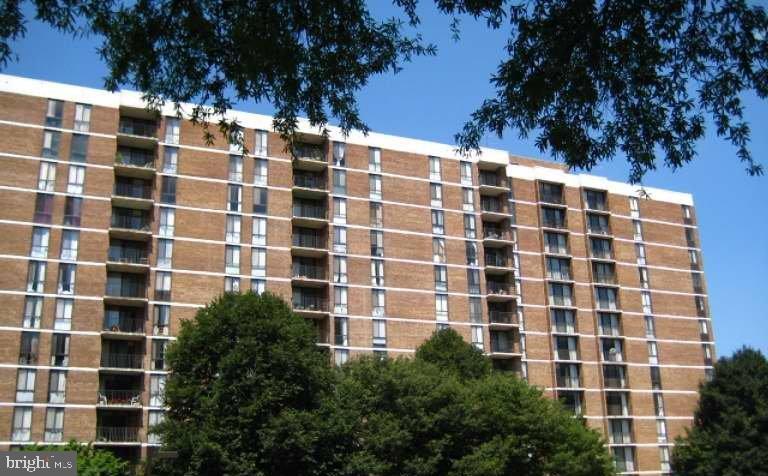 2300 PIMMIT DR #1014W, FALLS CHURCH, Virginia 22043, 2 Bedrooms Bedrooms, ,2 BathroomsBathrooms,Residential,For sale,2300 PIMMIT DR #1014W,VAFX2226434 MLS # VAFX2226434