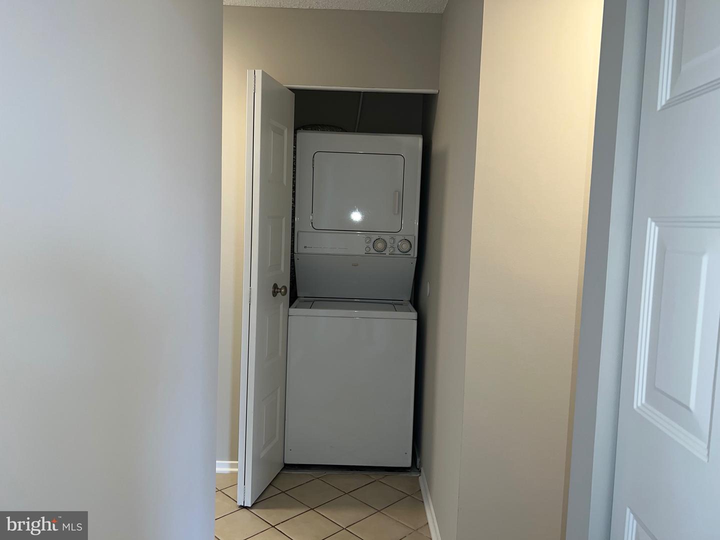 2300 PIMMIT DR #1014W, FALLS CHURCH, Virginia 22043, 2 Bedrooms Bedrooms, ,2 BathroomsBathrooms,Residential,For sale,2300 PIMMIT DR #1014W,VAFX2226434 MLS # VAFX2226434