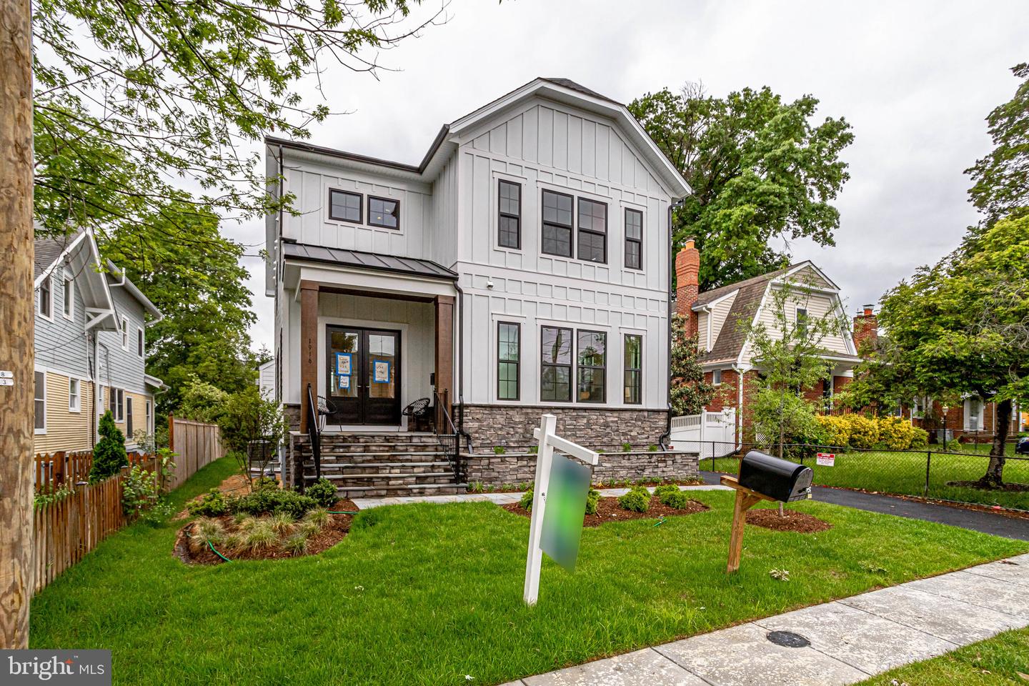 1933 N VAN BUREN ST, ARLINGTON, Virginia 22205, 4 Bedrooms Bedrooms, ,3 BathroomsBathrooms,Residential,For sale,1933 N VAN BUREN ST,VAAR2054436 MLS # VAAR2054436