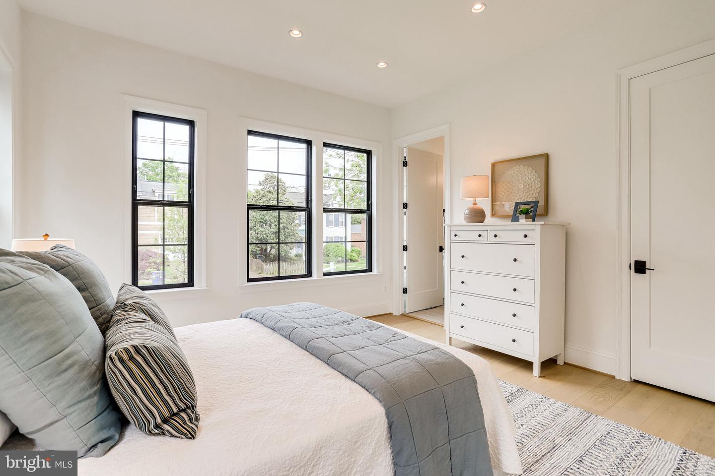 1933 N VAN BUREN ST, ARLINGTON, Virginia 22205, 4 Bedrooms Bedrooms, ,3 BathroomsBathrooms,Residential,For sale,1933 N VAN BUREN ST,VAAR2054436 MLS # VAAR2054436