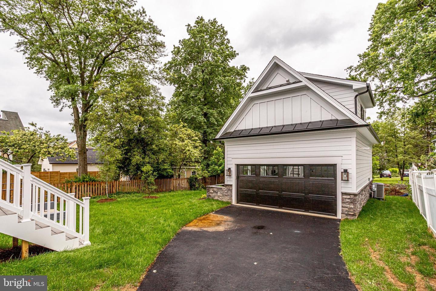 1933 N VAN BUREN ST, ARLINGTON, Virginia 22205, 4 Bedrooms Bedrooms, ,3 BathroomsBathrooms,Residential,For sale,1933 N VAN BUREN ST,VAAR2054436 MLS # VAAR2054436