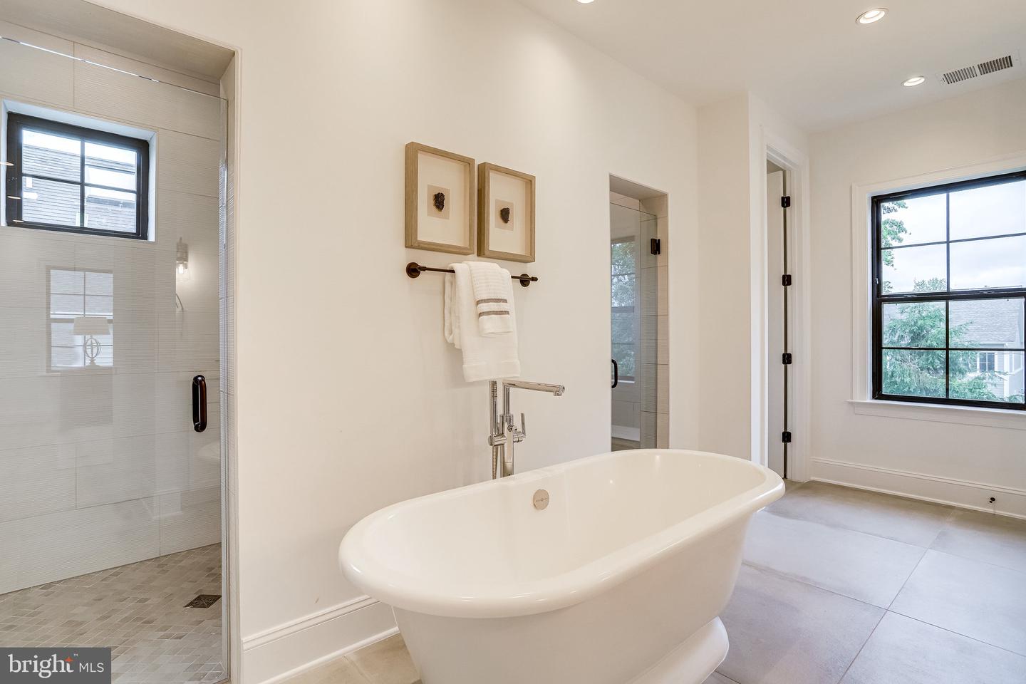 1933 N VAN BUREN ST, ARLINGTON, Virginia 22205, 4 Bedrooms Bedrooms, ,3 BathroomsBathrooms,Residential,For sale,1933 N VAN BUREN ST,VAAR2054436 MLS # VAAR2054436