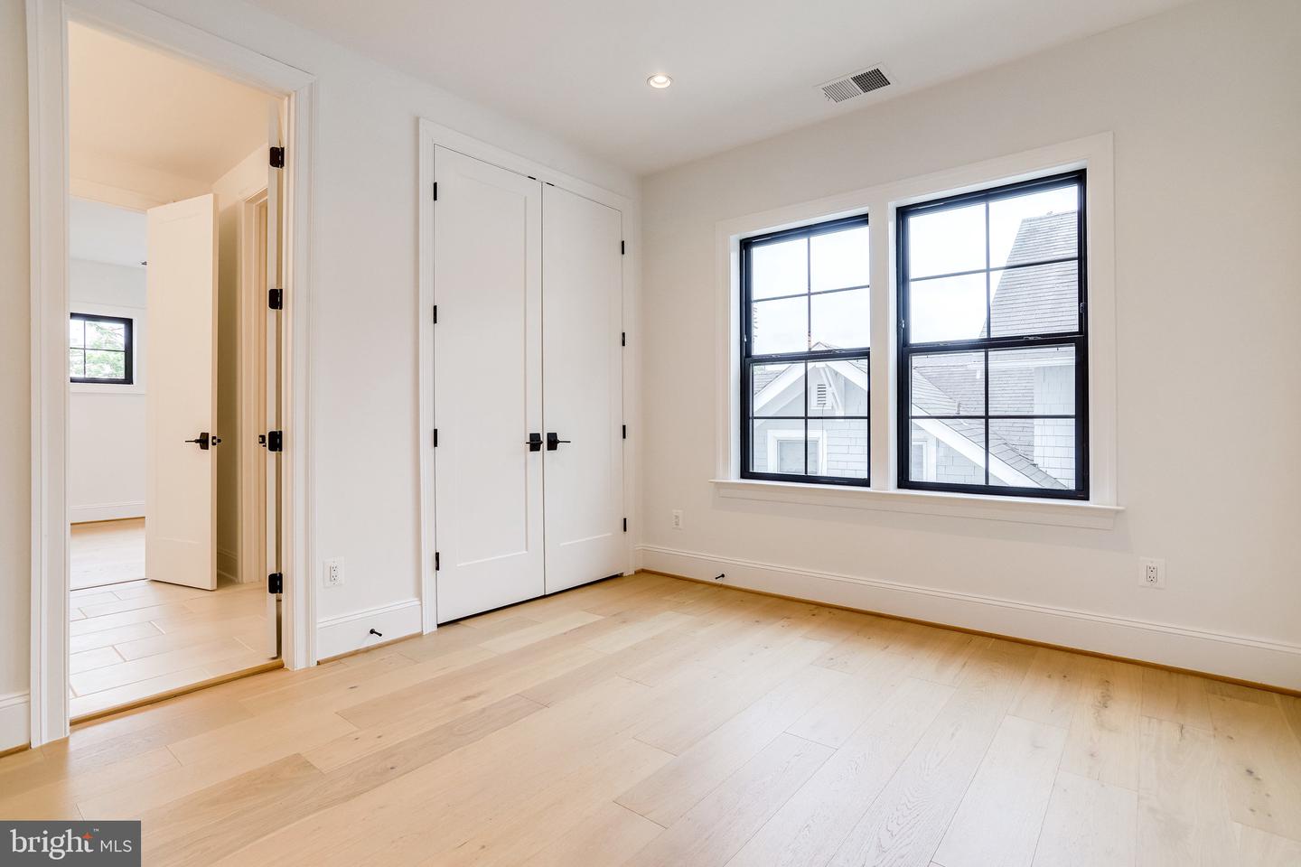 1933 N VAN BUREN ST, ARLINGTON, Virginia 22205, 4 Bedrooms Bedrooms, ,3 BathroomsBathrooms,Residential,For sale,1933 N VAN BUREN ST,VAAR2054436 MLS # VAAR2054436
