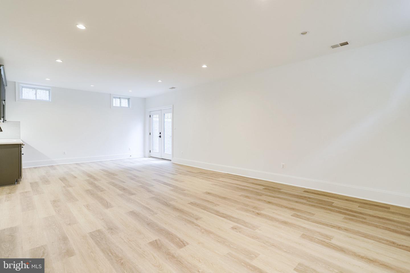 1933 N VAN BUREN ST, ARLINGTON, Virginia 22205, 4 Bedrooms Bedrooms, ,3 BathroomsBathrooms,Residential,For sale,1933 N VAN BUREN ST,VAAR2054436 MLS # VAAR2054436