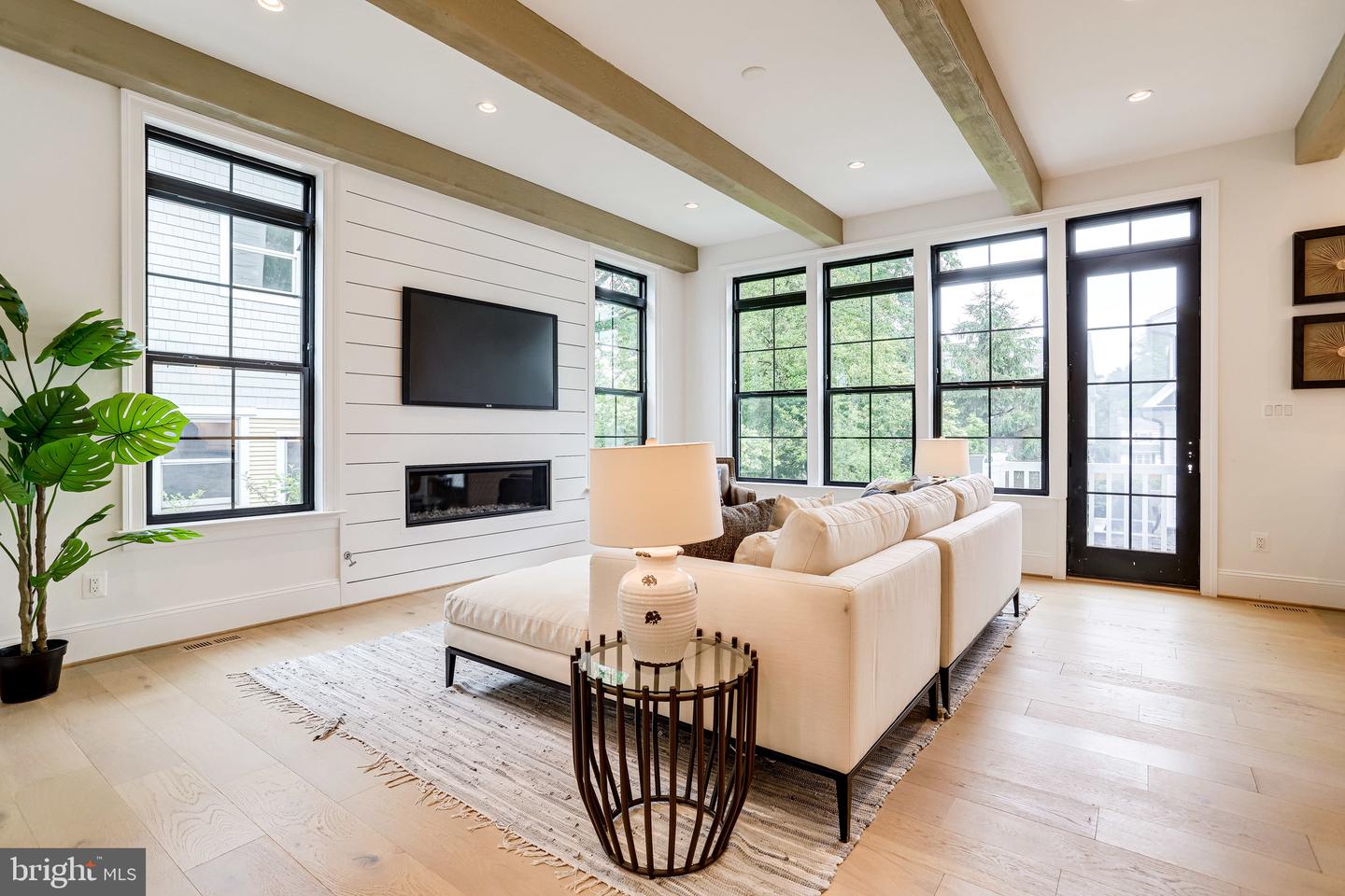 1933 N VAN BUREN ST, ARLINGTON, Virginia 22205, 4 Bedrooms Bedrooms, ,3 BathroomsBathrooms,Residential,For sale,1933 N VAN BUREN ST,VAAR2054436 MLS # VAAR2054436