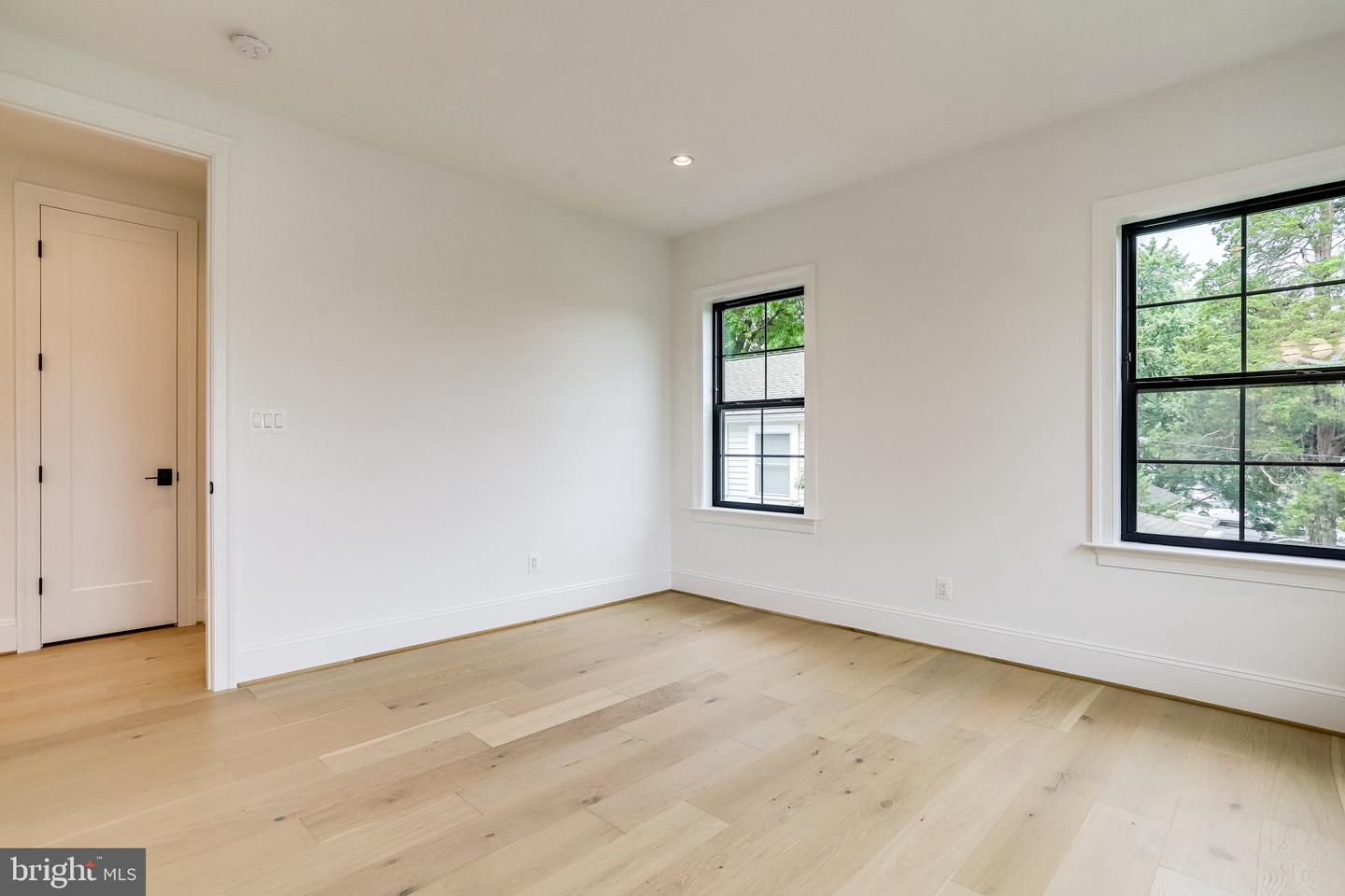 1933 N VAN BUREN ST, ARLINGTON, Virginia 22205, 4 Bedrooms Bedrooms, ,3 BathroomsBathrooms,Residential,For sale,1933 N VAN BUREN ST,VAAR2054436 MLS # VAAR2054436